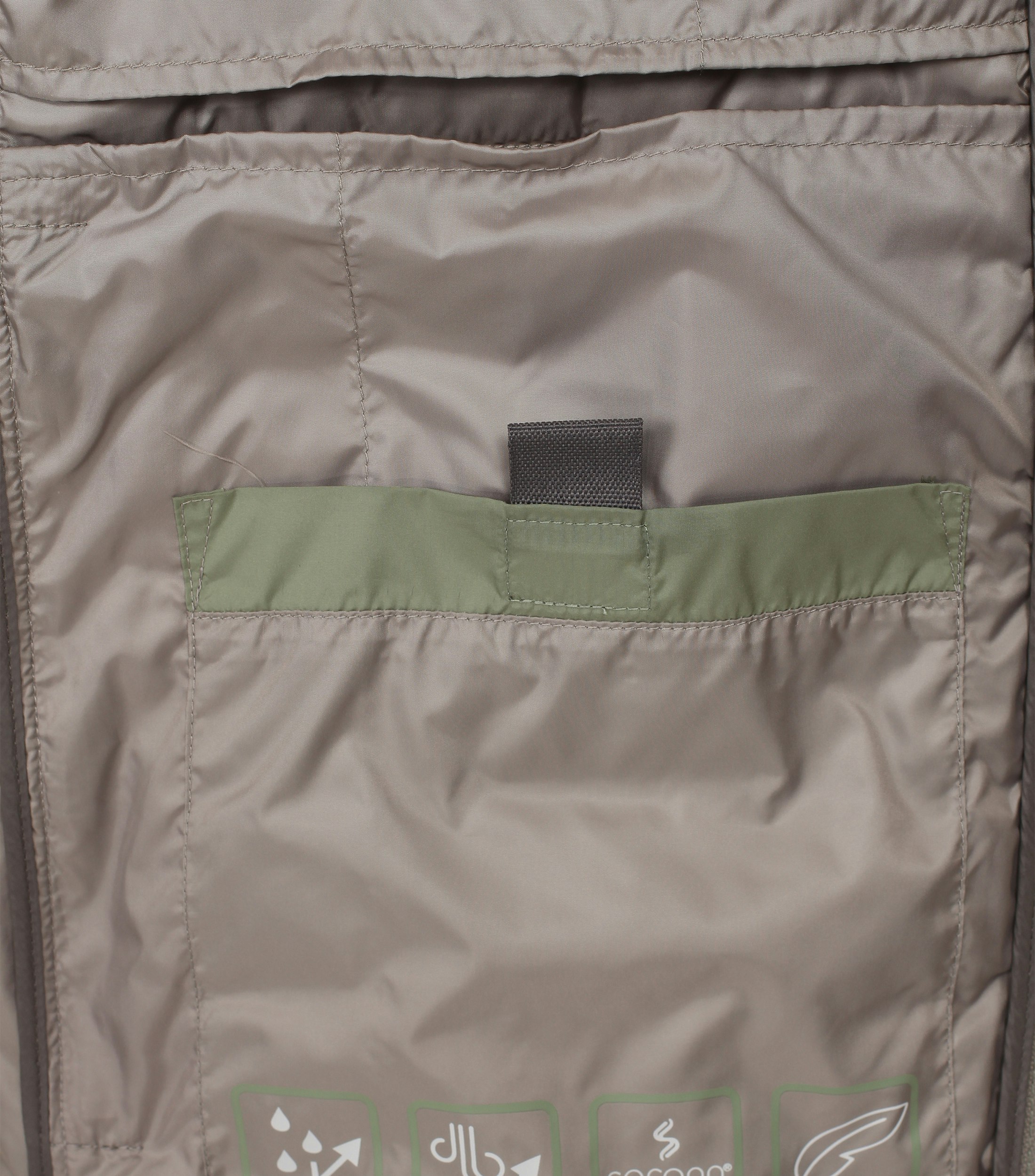 Ein Weste im uni Muster in der Farbe Olive