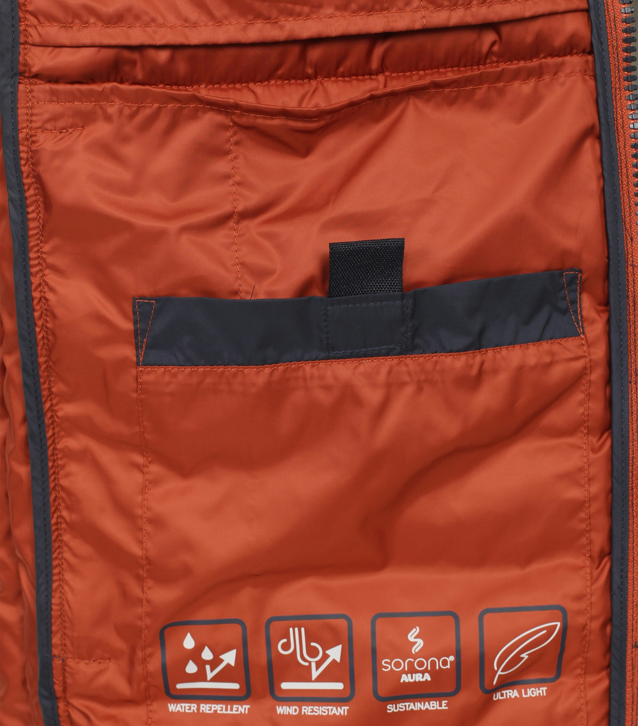 Ein Weste im uni Muster in der Farbe Dunkelblau