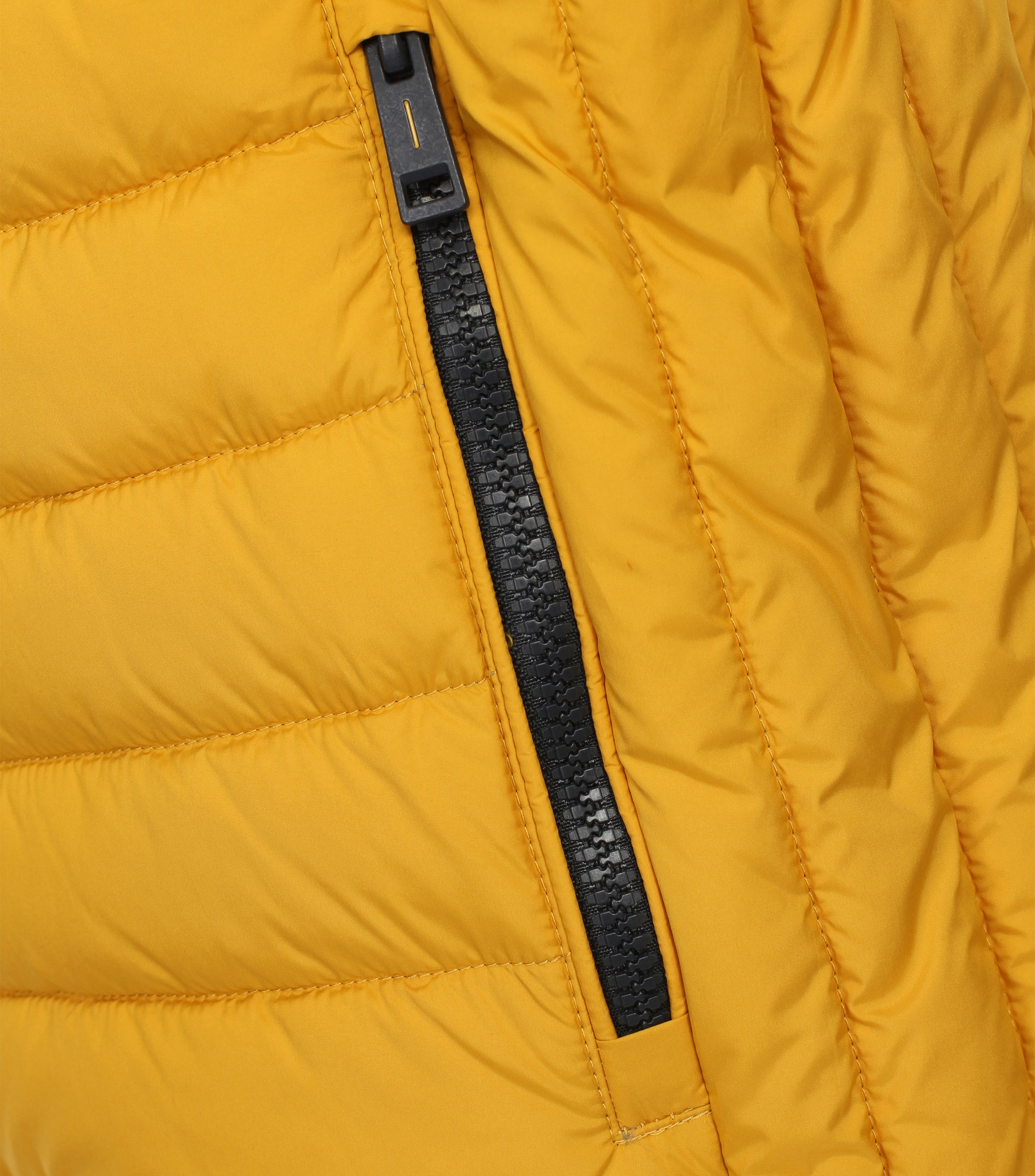 Ein Weste im uni Muster in der Farbe Gelb