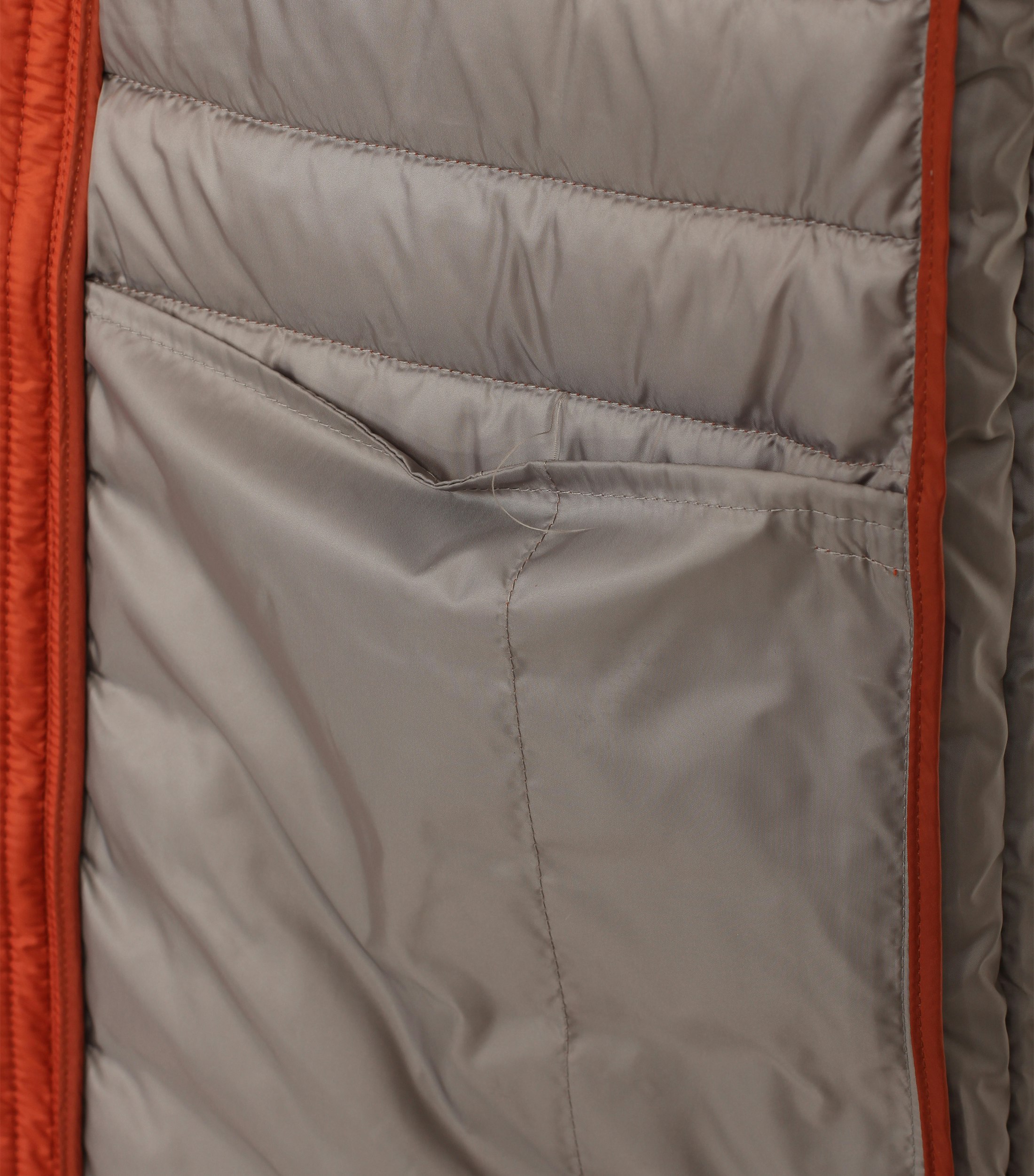 Ein Weste im uni Muster in der Farbe Orange