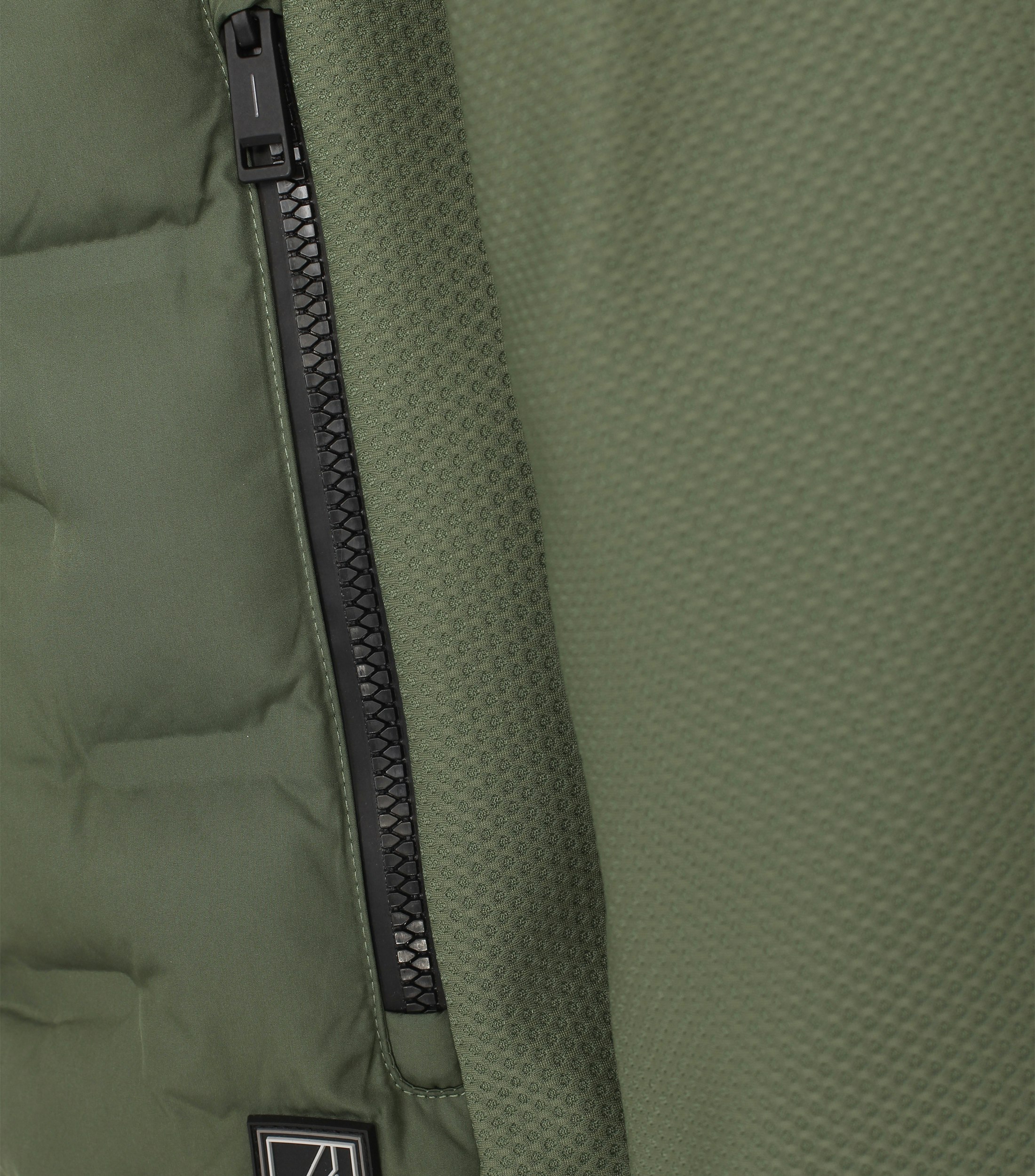 Ein Jacke im uni Muster in der Farbe Olive