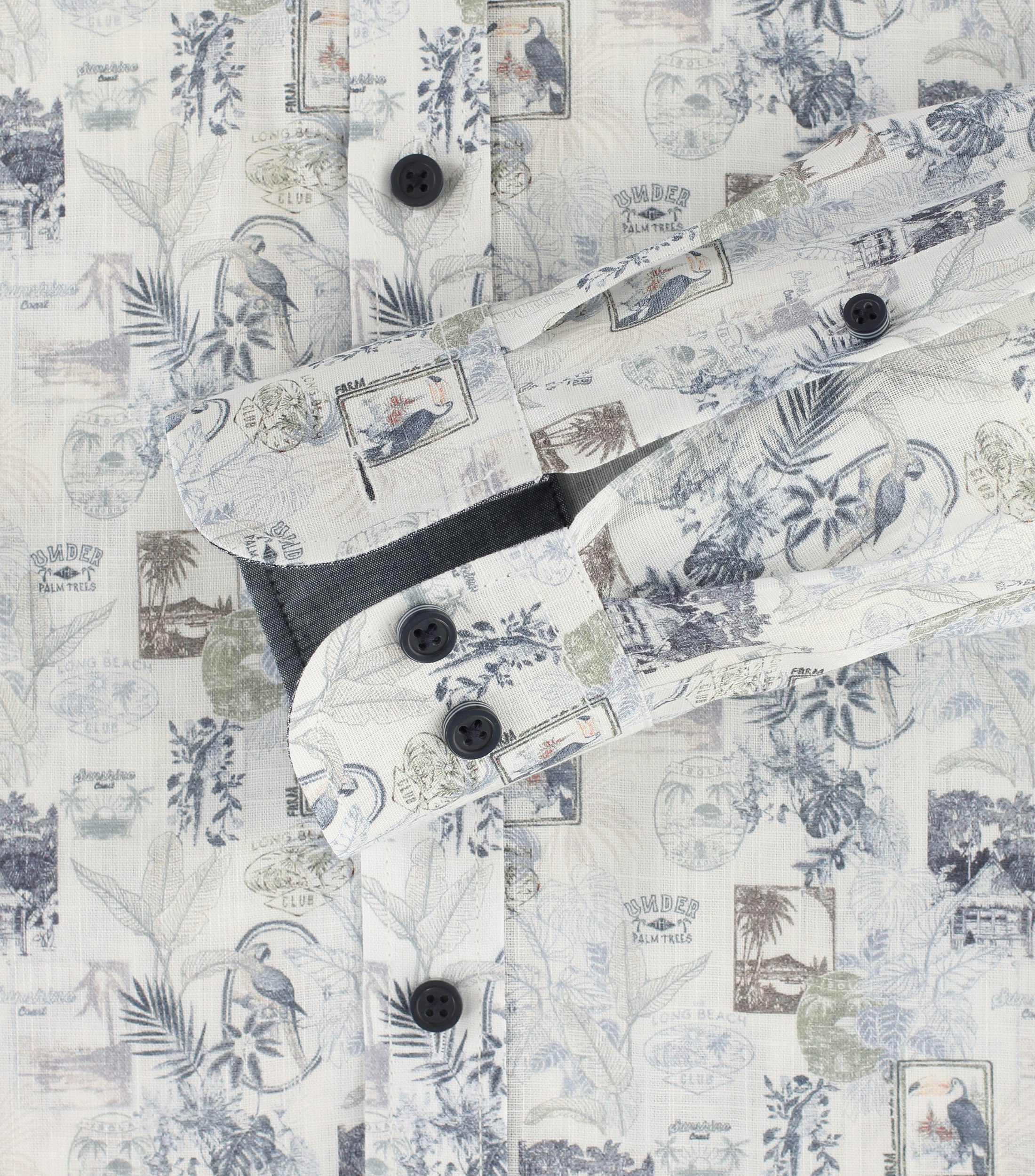 Ein Freizeithemd im Print Muster in der Farbe Mittelblau