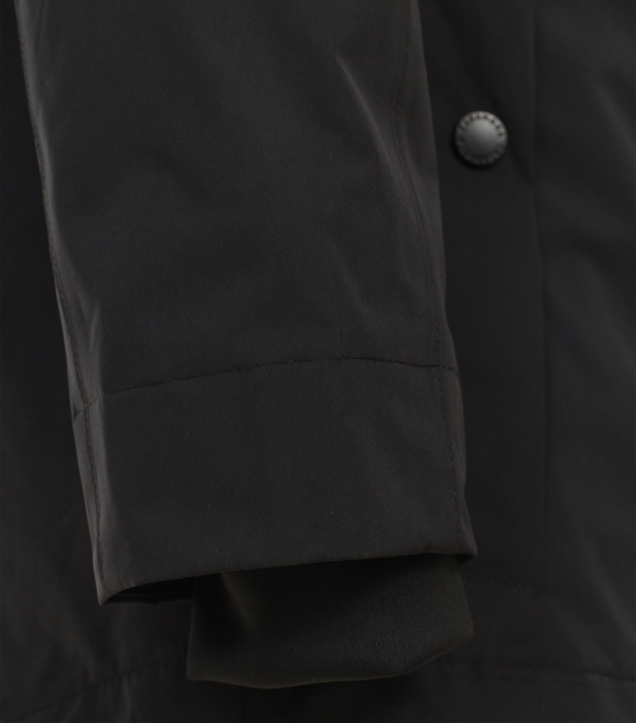 Ein Jacke im uni Muster in der Farbe Schwarz