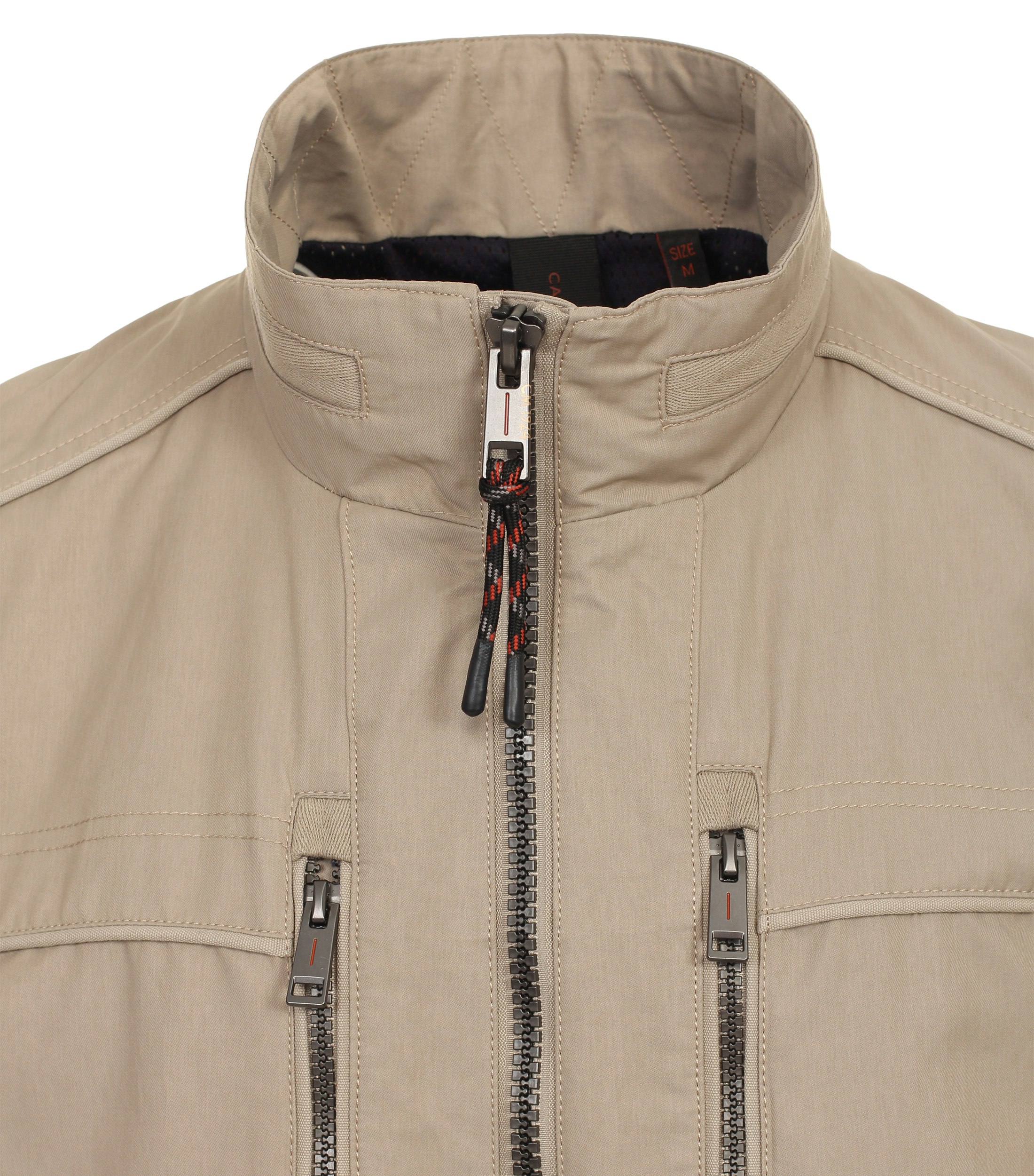 Ein Jacke im uni Muster in der Farbe Beige