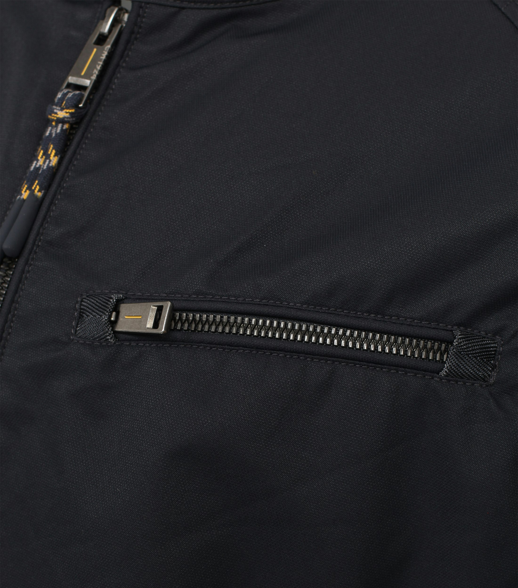 Ein Jacke im uni Muster in der Farbe Dunkelblau