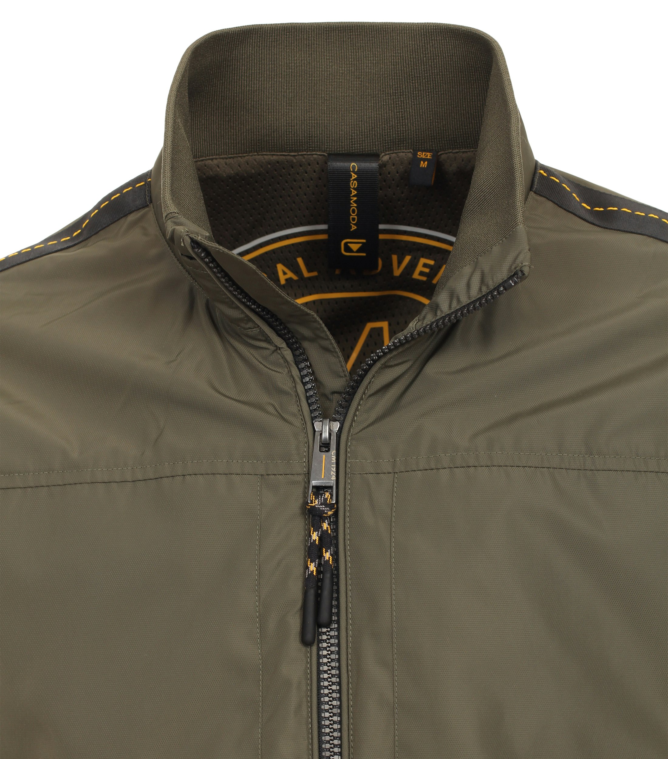 Ein Jacke im uni Muster in der Farbe Grün