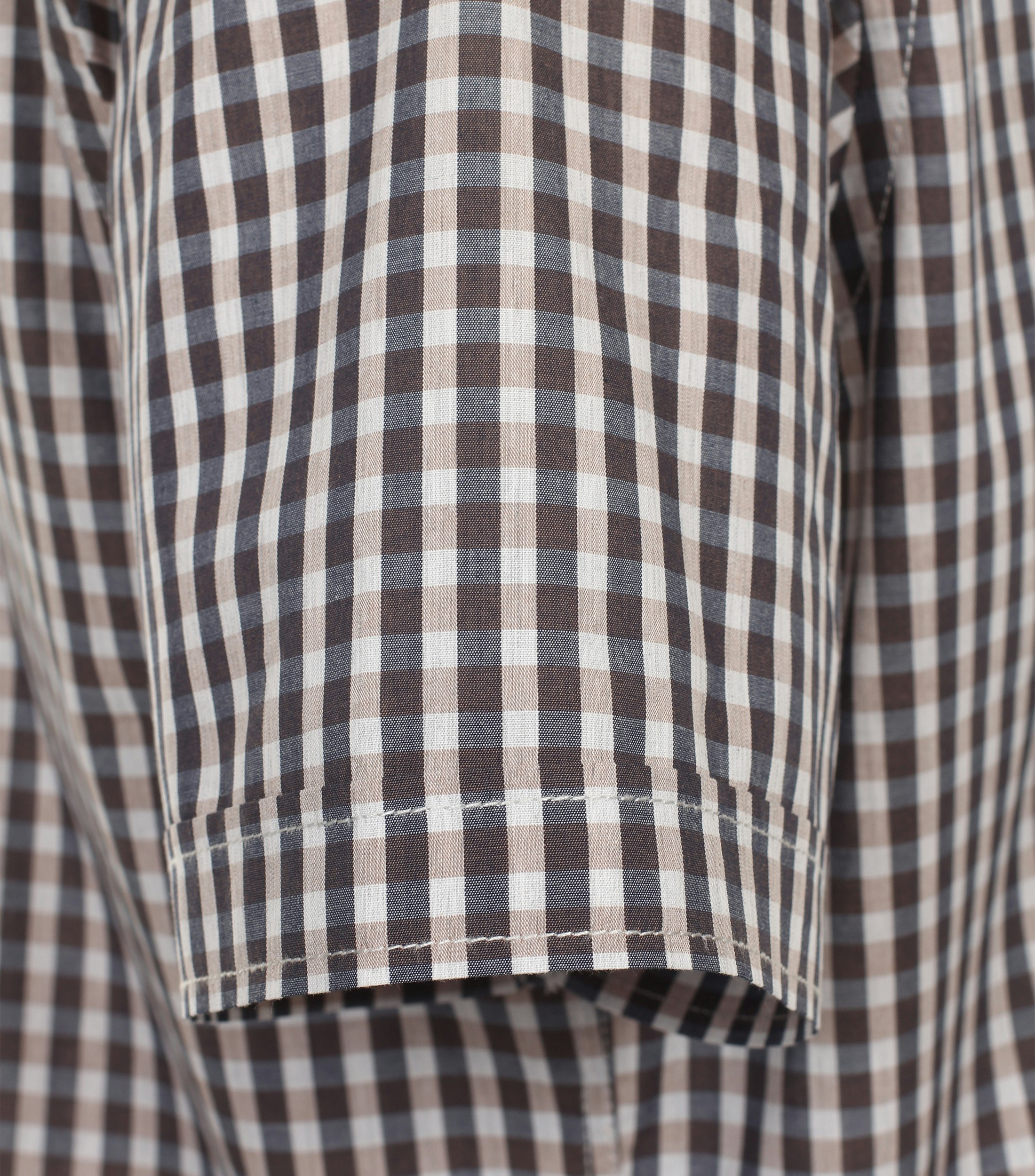 Ein Freizeithemd im kariert Muster in der Farbe Hellbraun