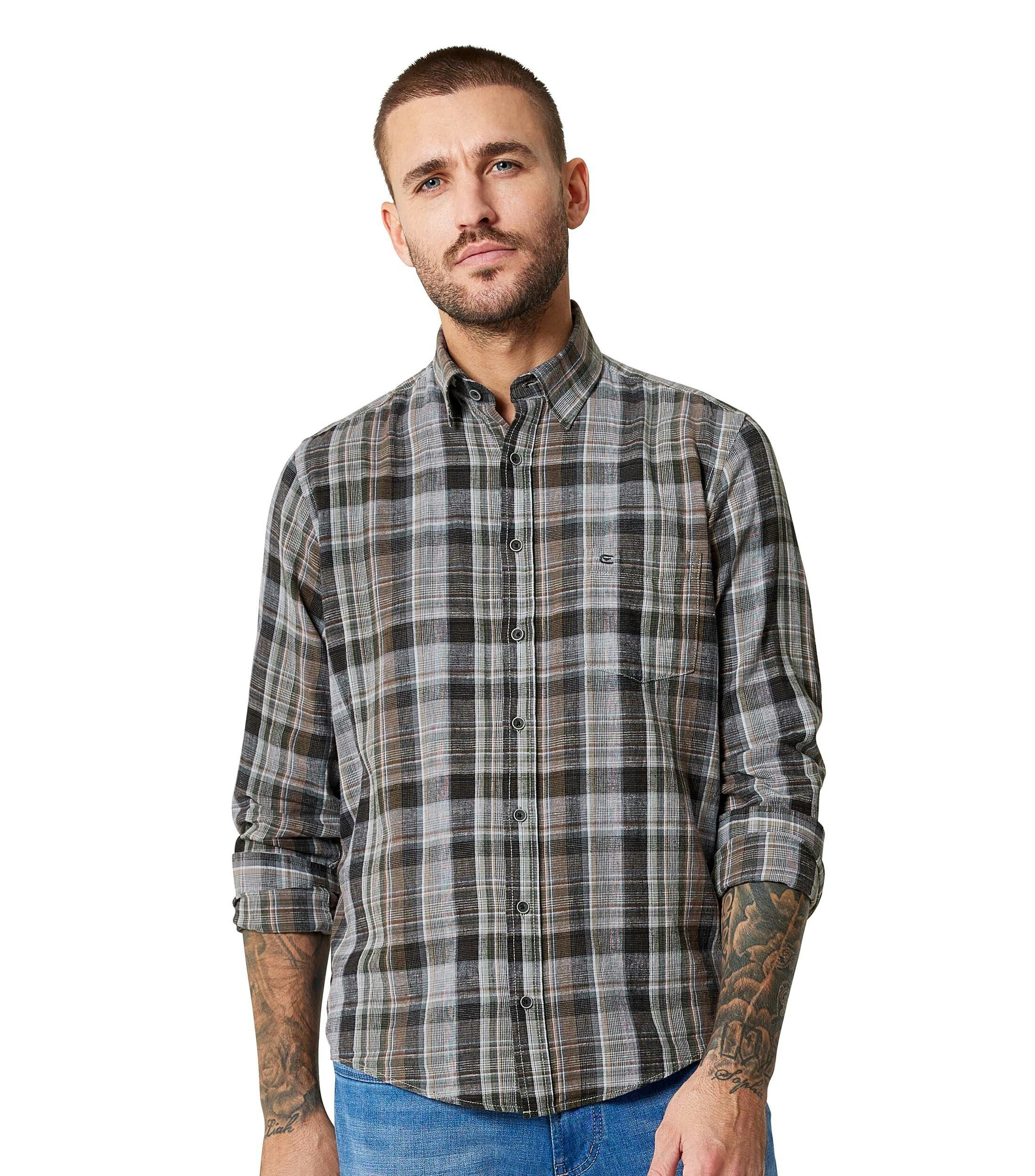 Ein Freizeithemd im kariert Muster in der Farbe Grau