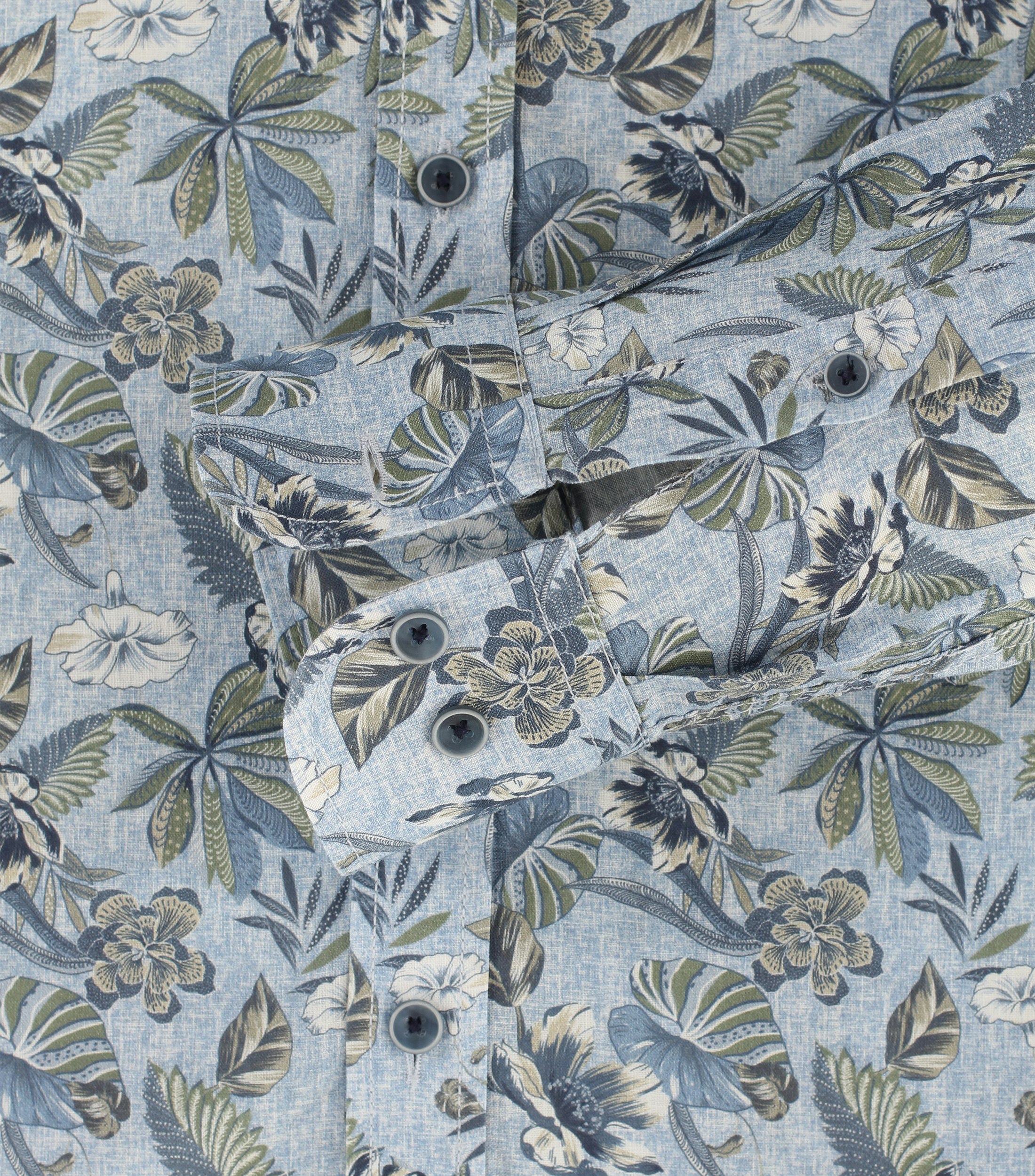 Ein Freizeithemd im Print Muster in der Farbe Hellblau