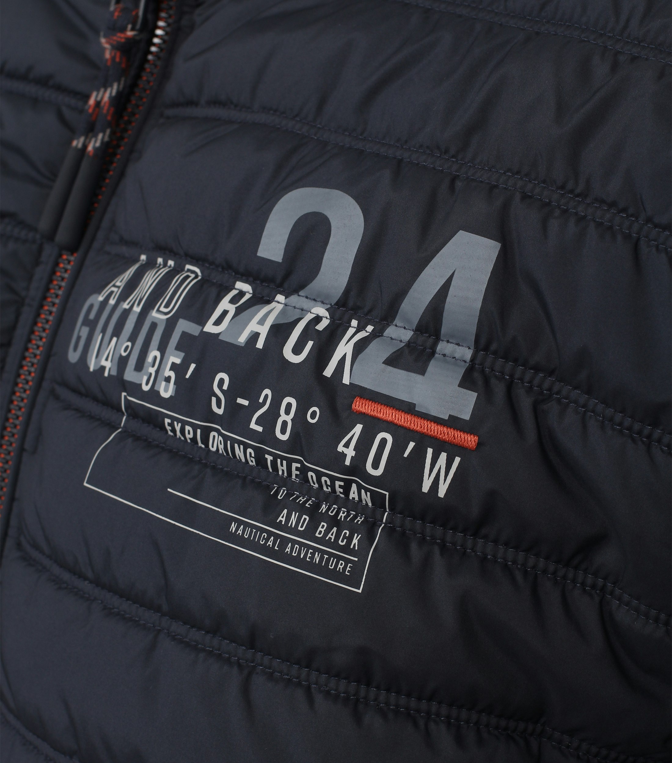 Ein Sweatjacke im uni Muster in der Farbe Dunkelblau