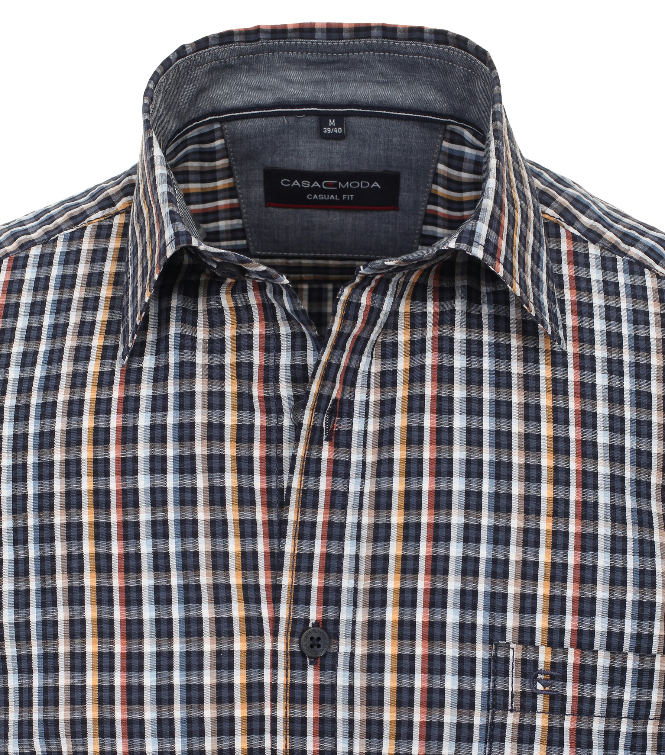 Ein Freizeithemd im kariert Muster in der Farbe Dunkelblau