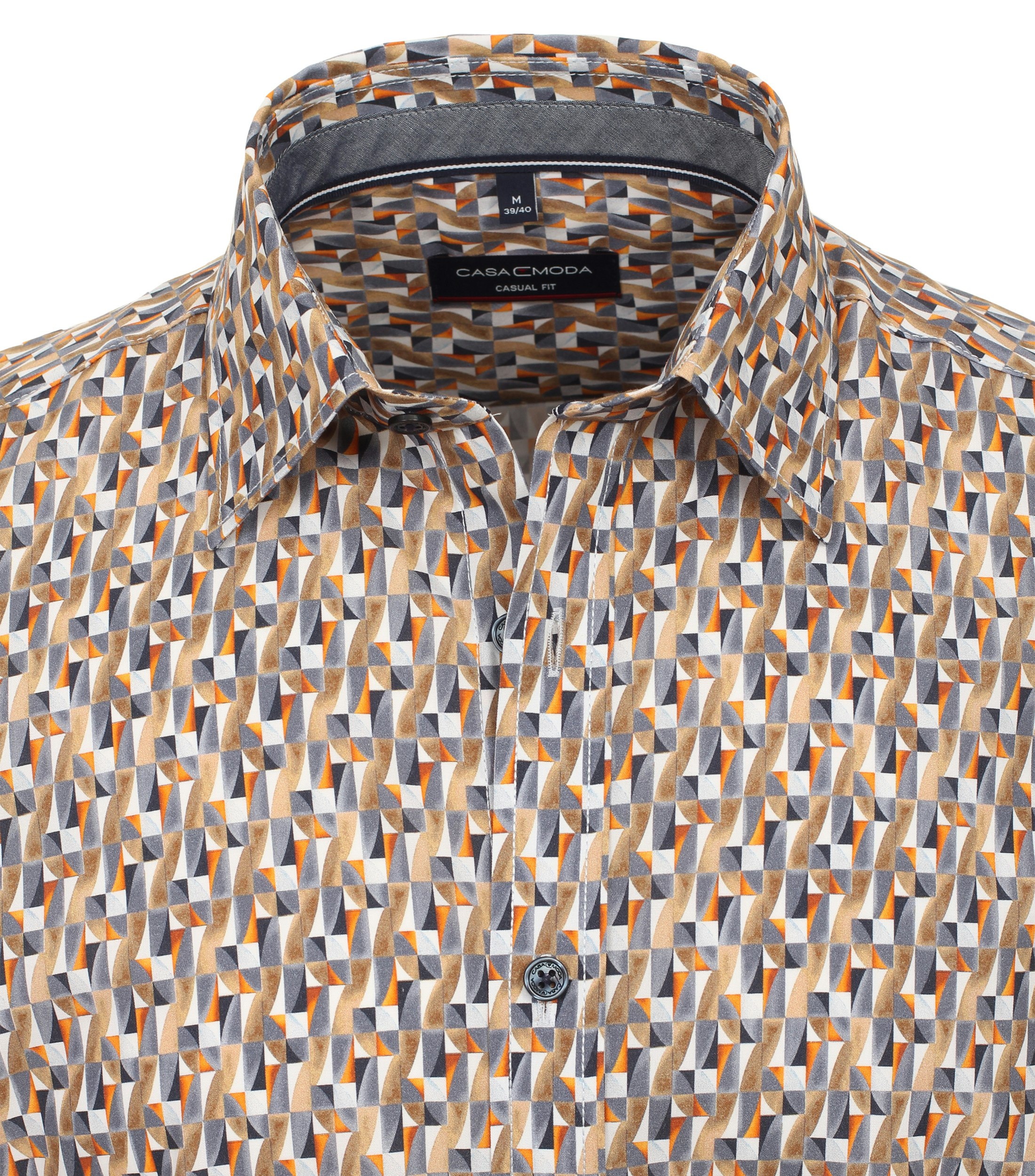Ein Freizeithemd im Print Muster in der Farbe Orange