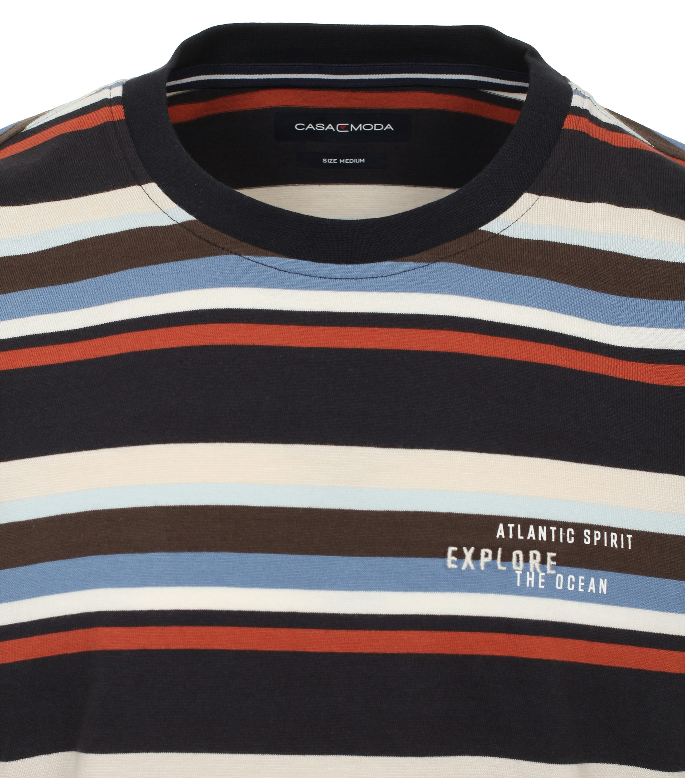 Ein T-Shirt im gestreift Muster in der Farbe Dunkelblau