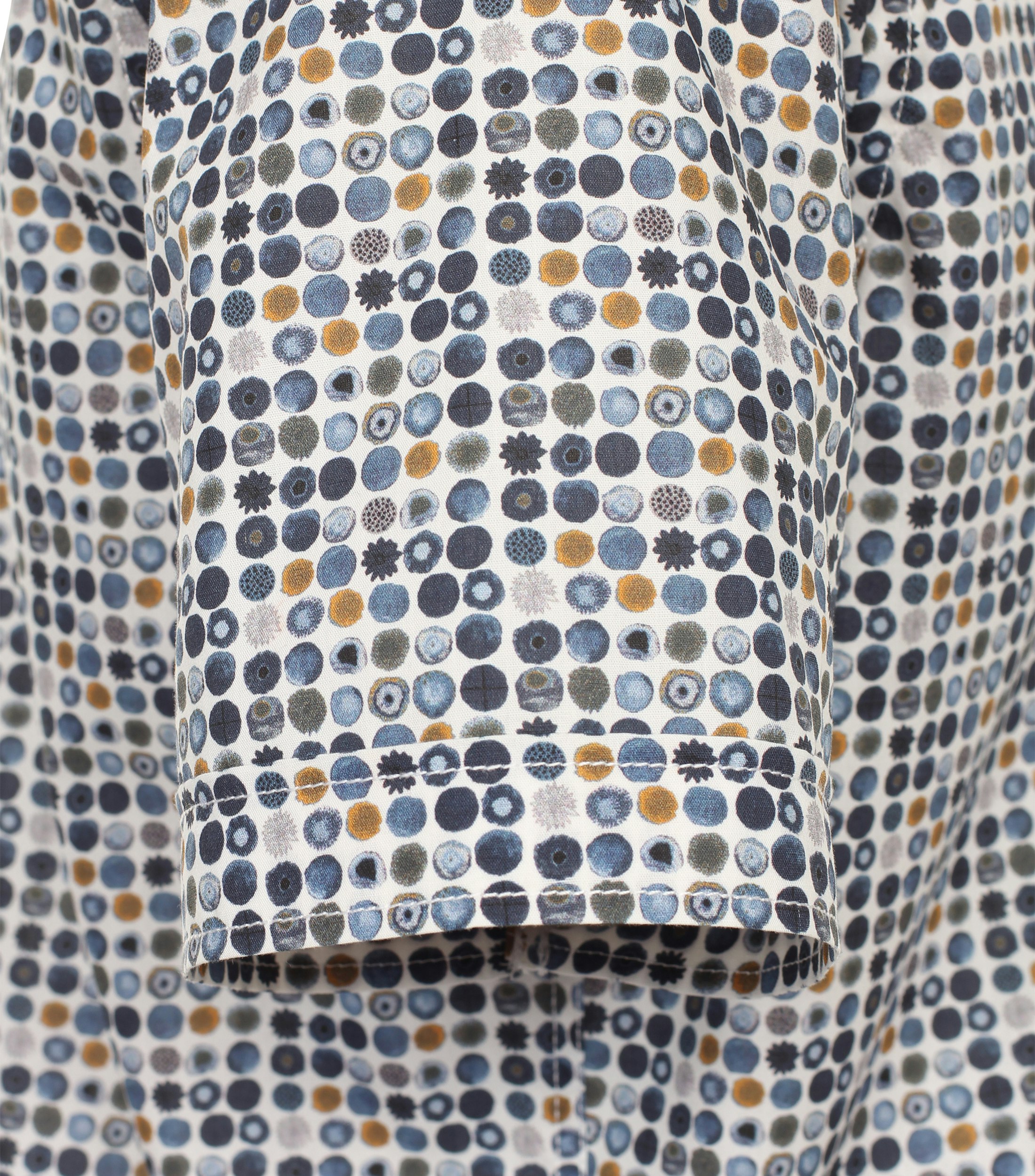 Ein Freizeithemd im Print Muster in der Farbe Mittelblau