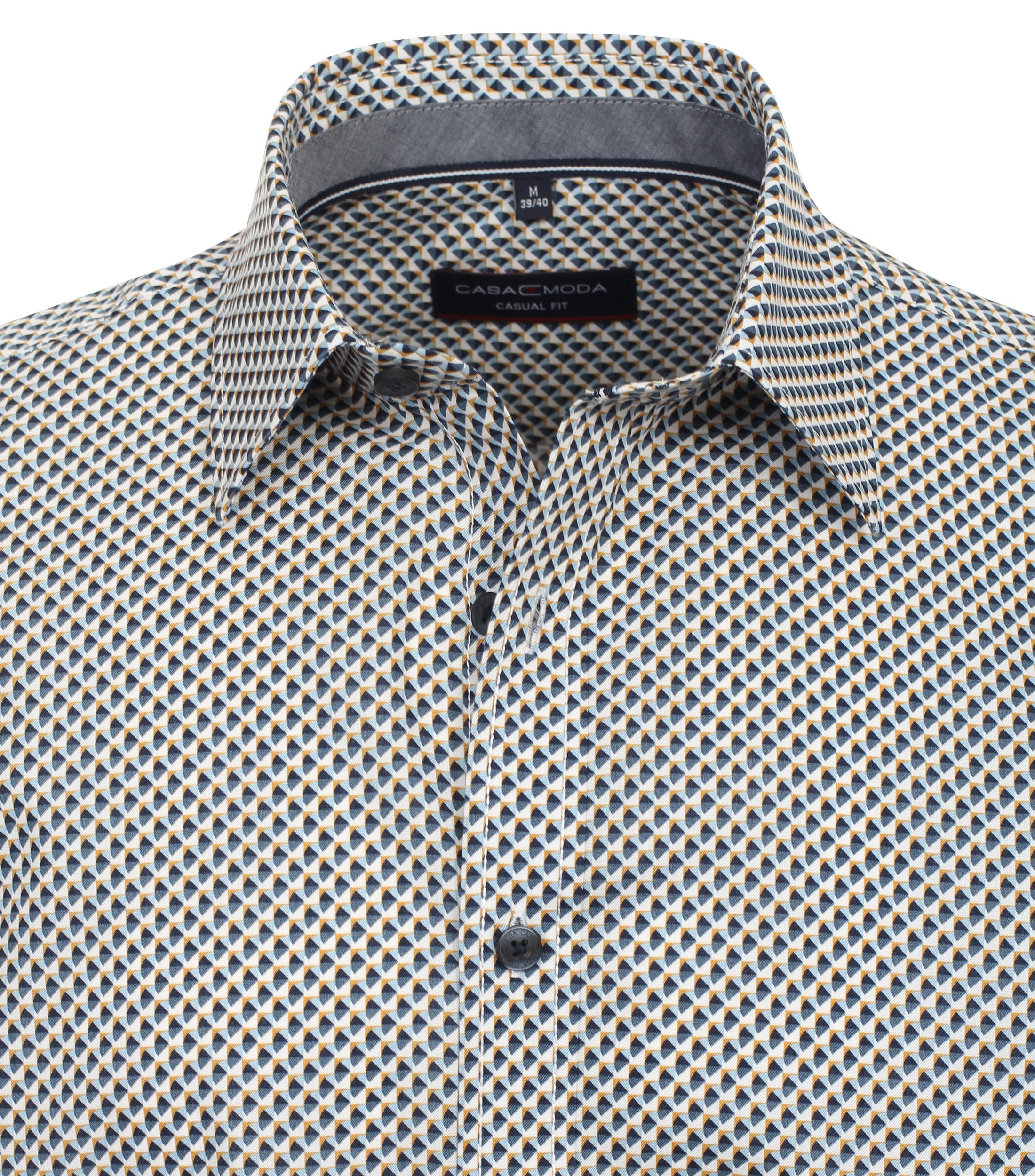 Ein Freizeithemd im Print Muster in der Farbe Dunkelblau