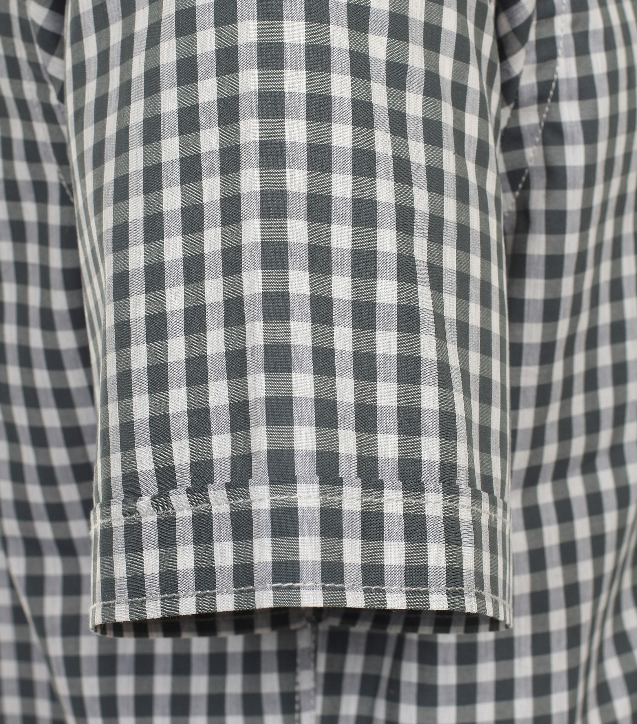 Ein Freizeithemd im kariert Muster in der Farbe Olive