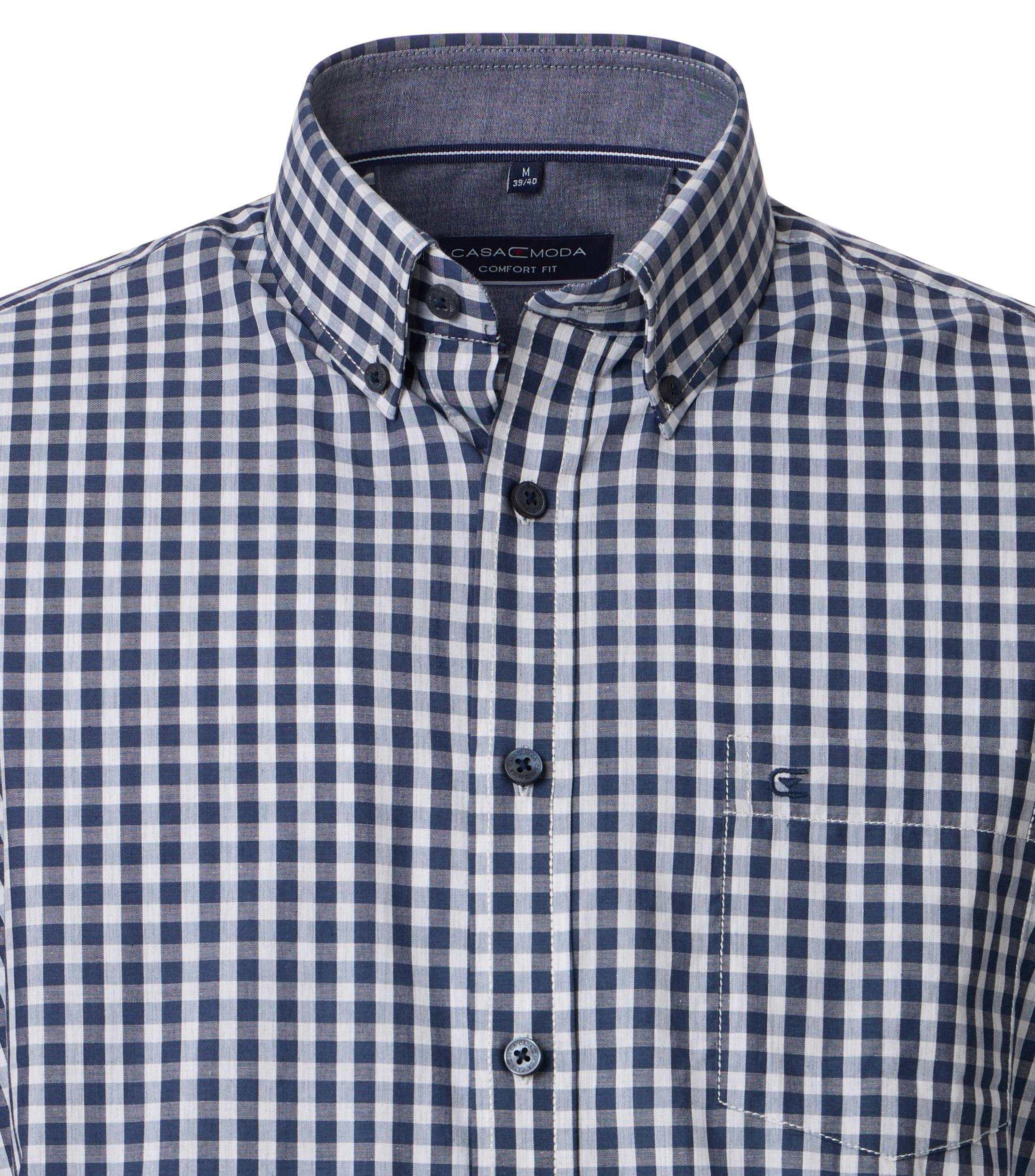 Ein Freizeithemd im kariert Muster in der Farbe graues Mittelblau
