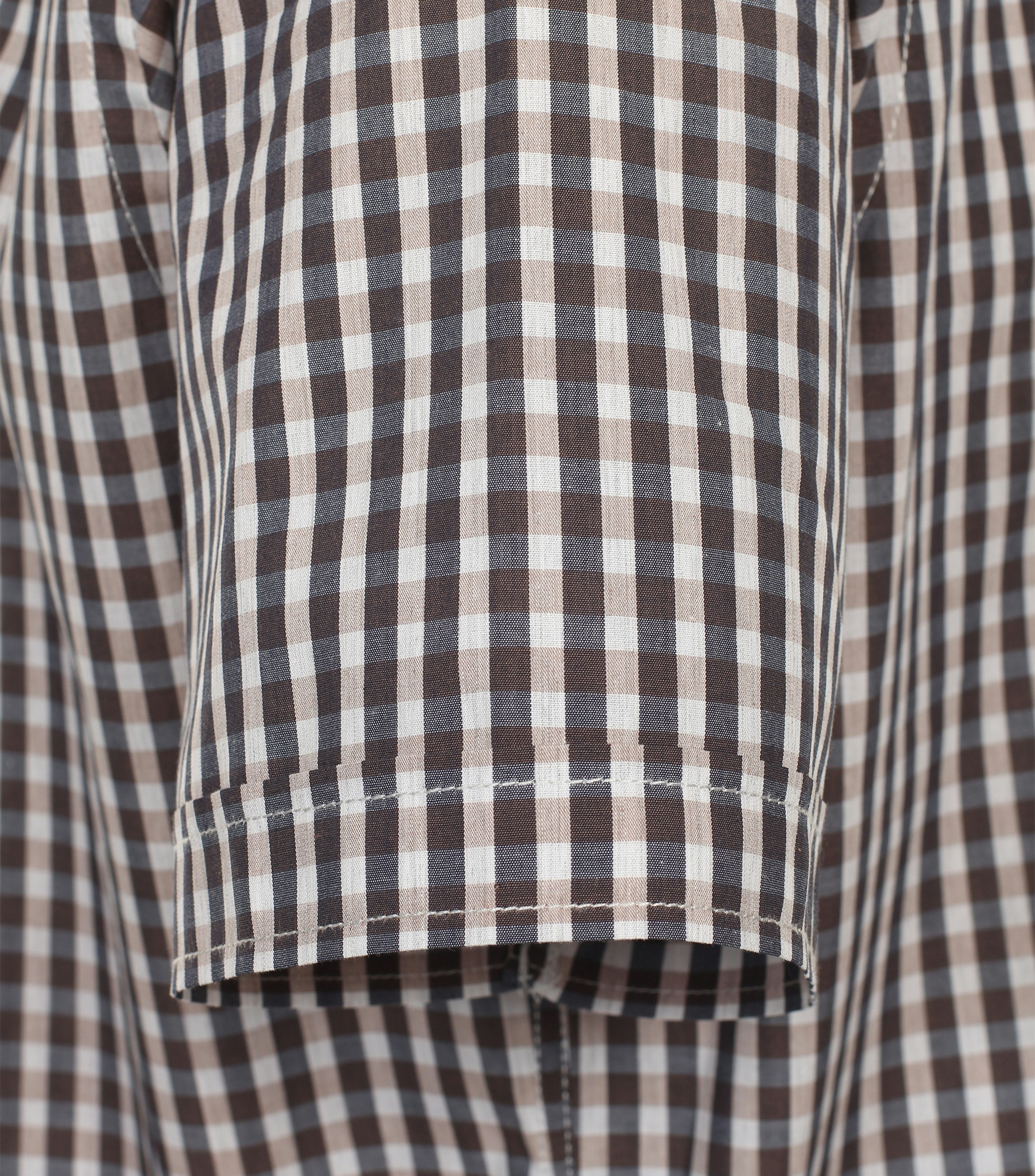 Ein Freizeithemd im kariert Muster in der Farbe Hellbraun