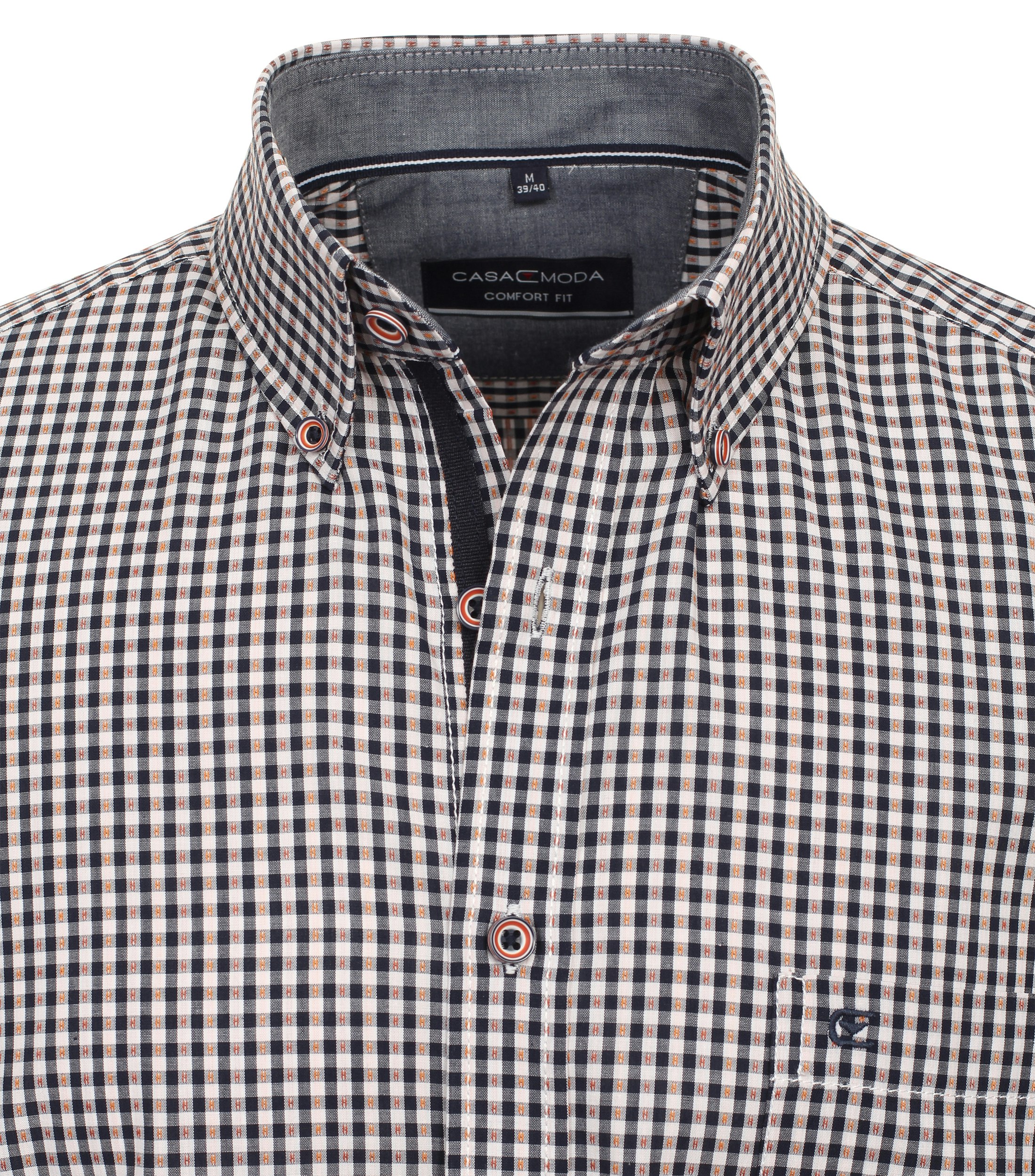 Ein Freizeithemd im kariert Muster in der Farbe Dunkelblau