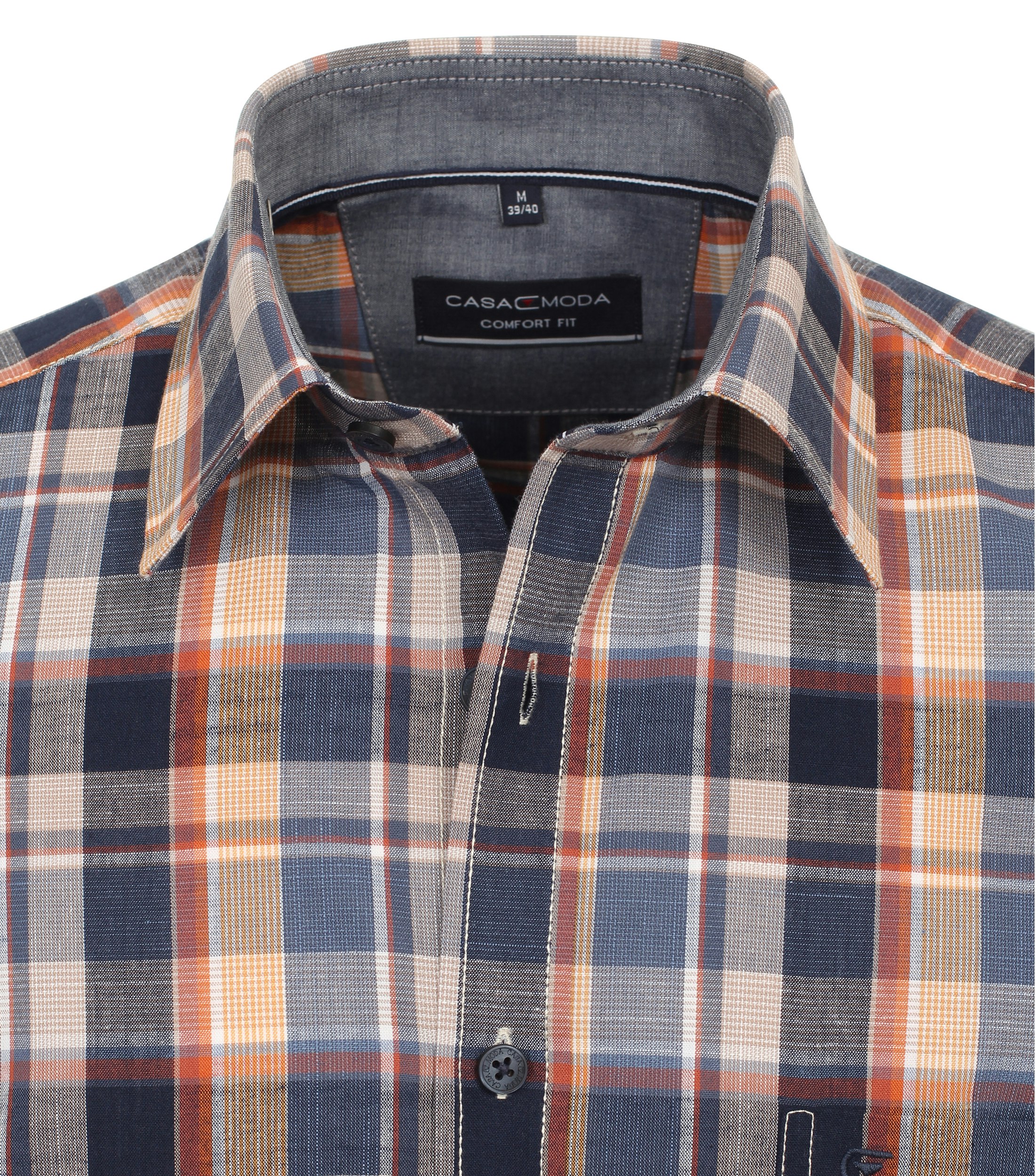 Ein Freizeithemd im kariert Muster in der Farbe Dunkelblau