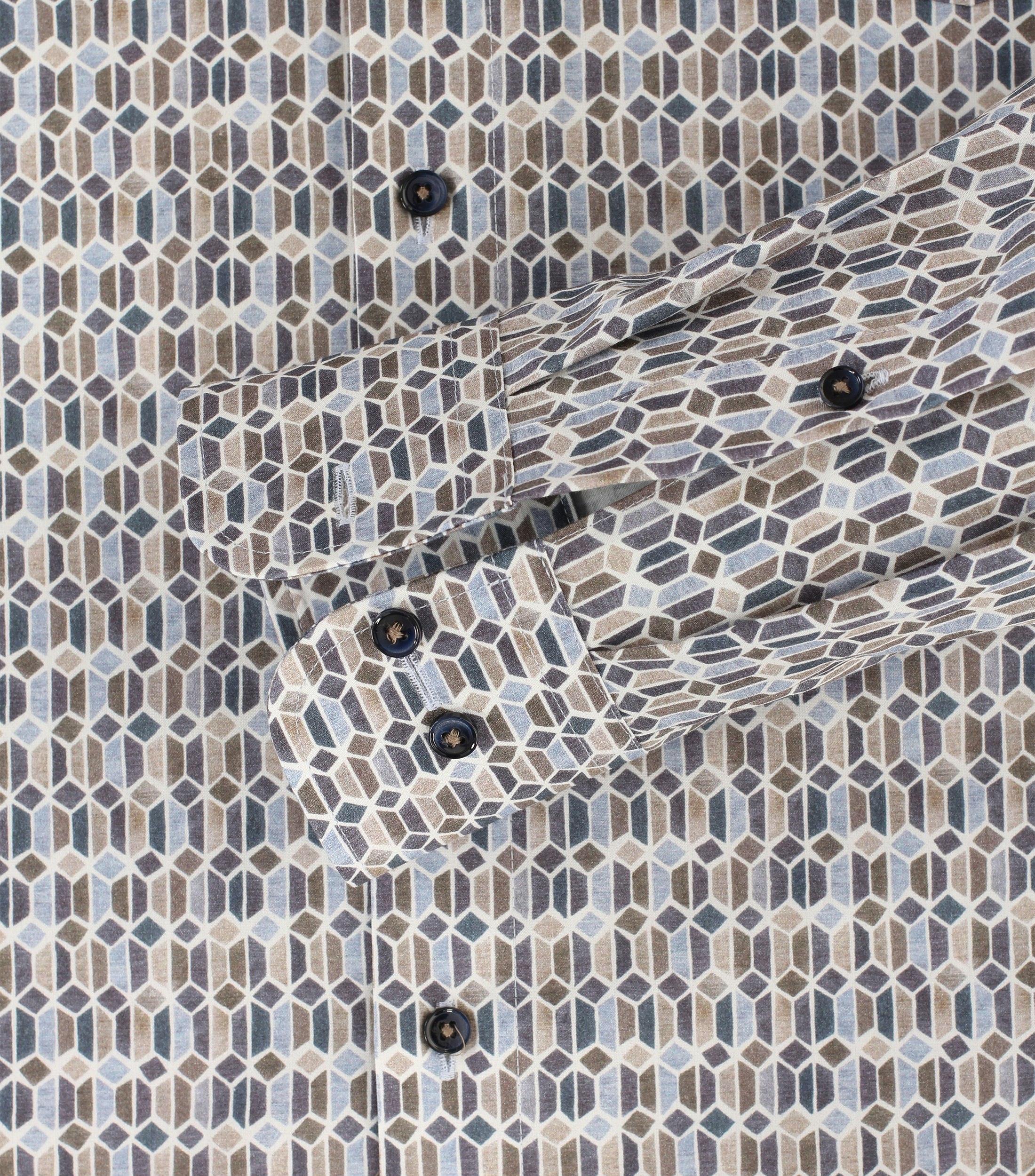 Ein Businesshemd im Print Muster in der Farbe Braun