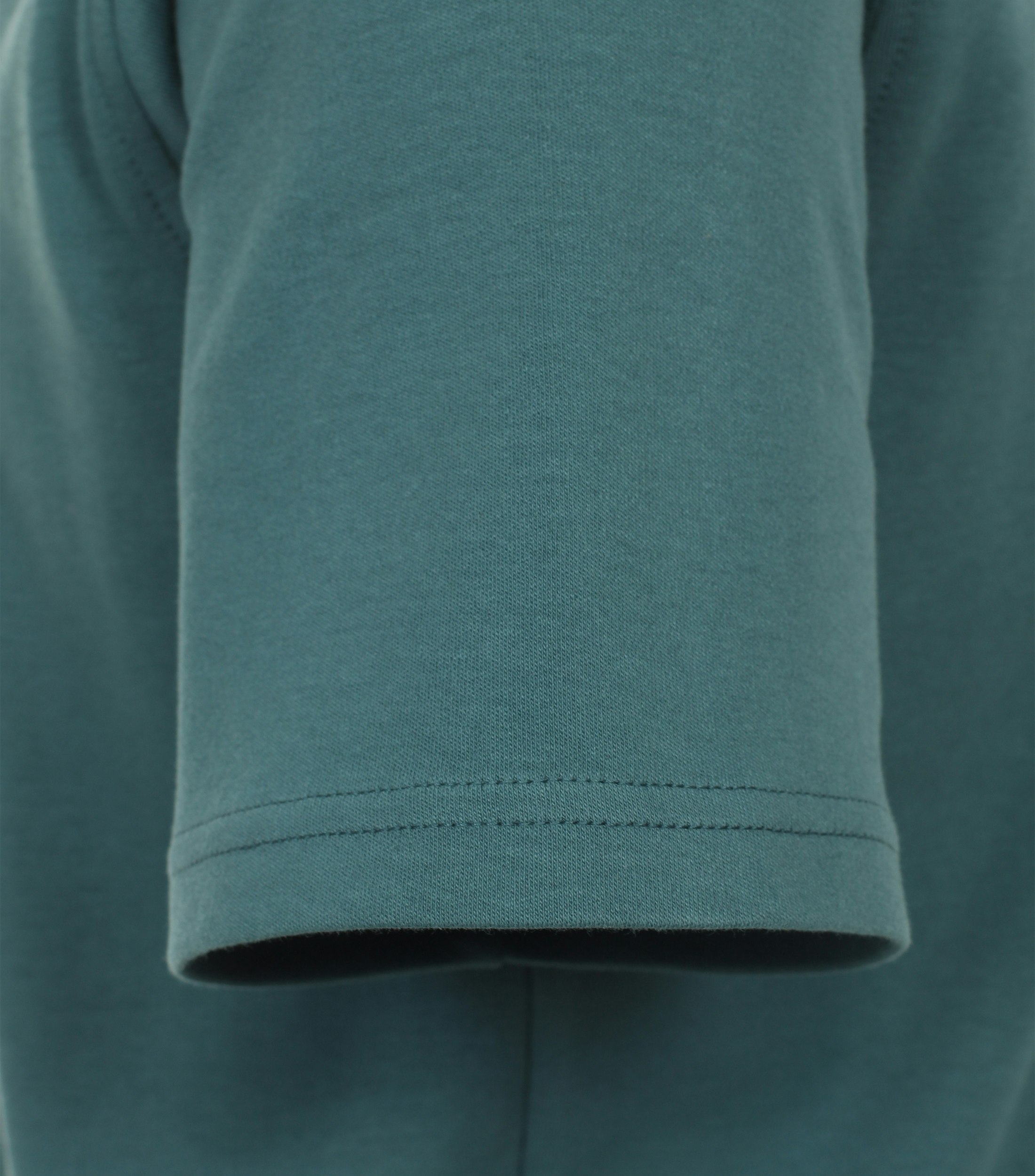 Ein T-Shirt im uni Muster in der Farbe Türkis