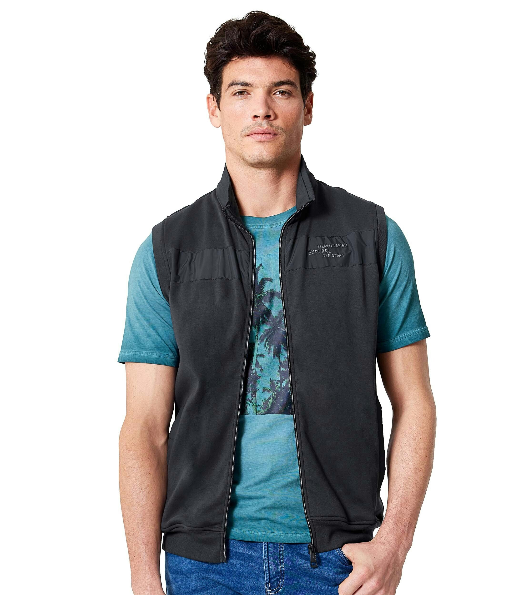 Ein Sweatweste im uni Muster in der Farbe Dunkelblau