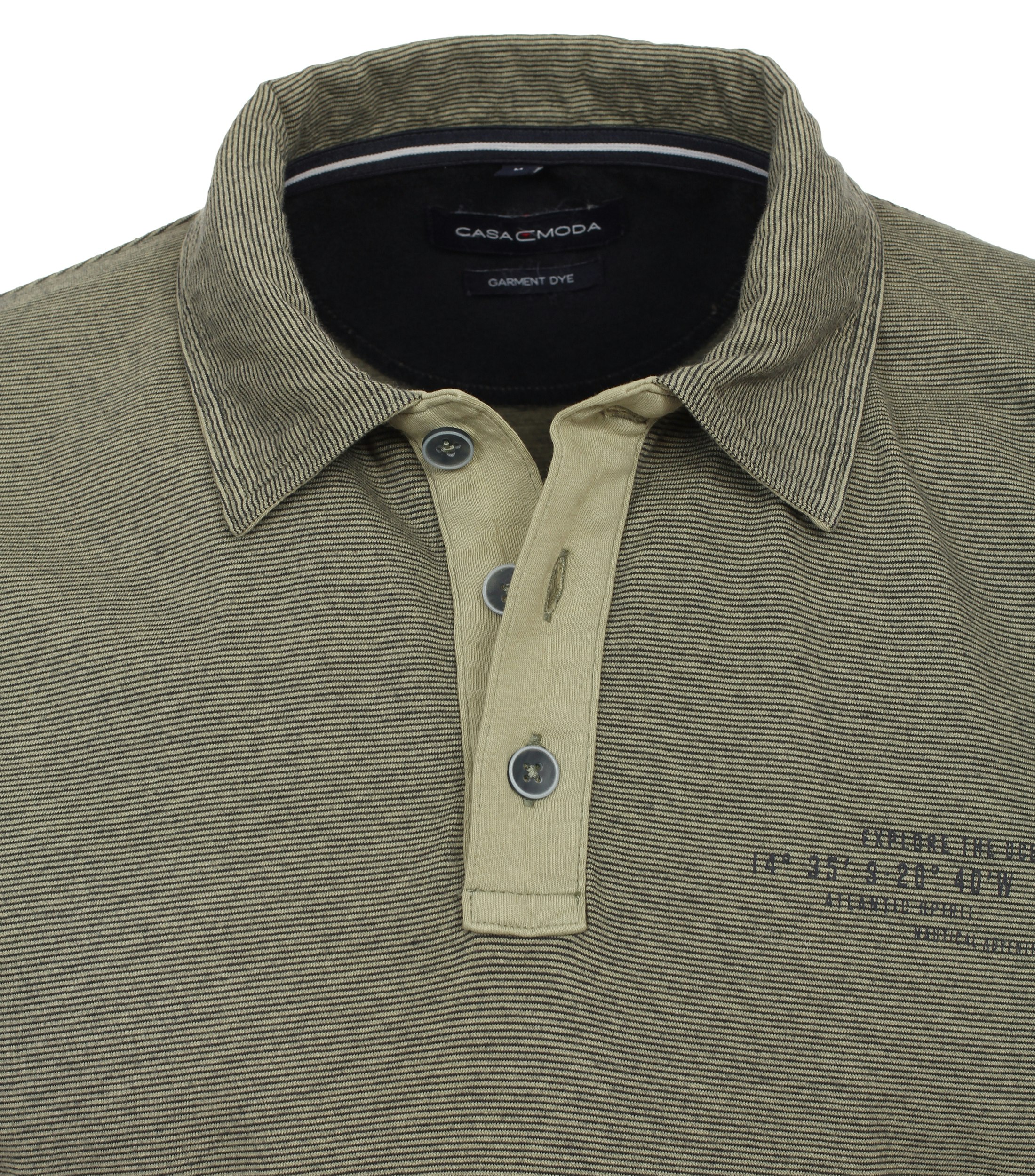 Ein Polo-Shirt im gestreift Muster in der Farbe Olive