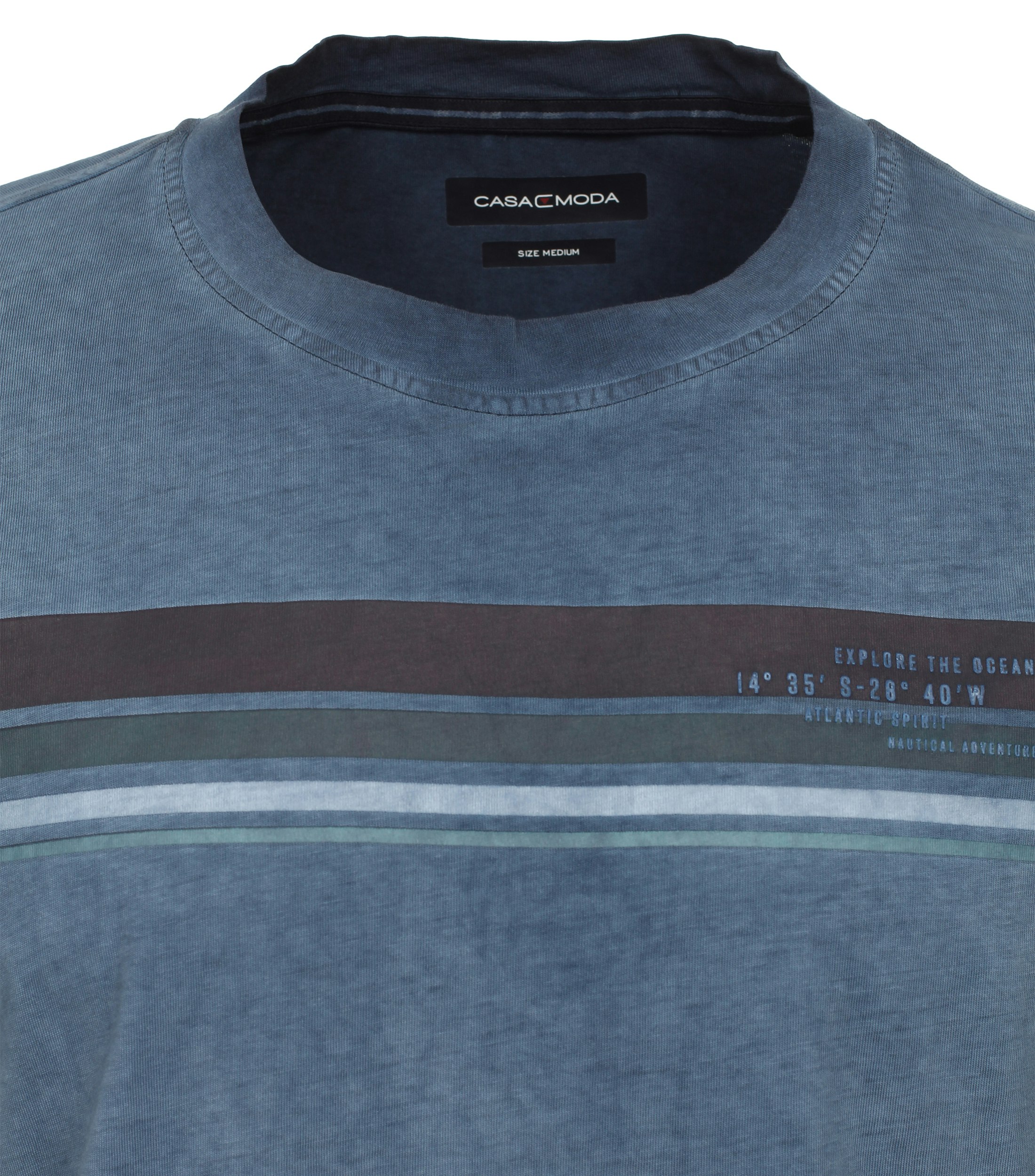 Ein T-Shirt im uni Muster in der Farbe Mittelblau