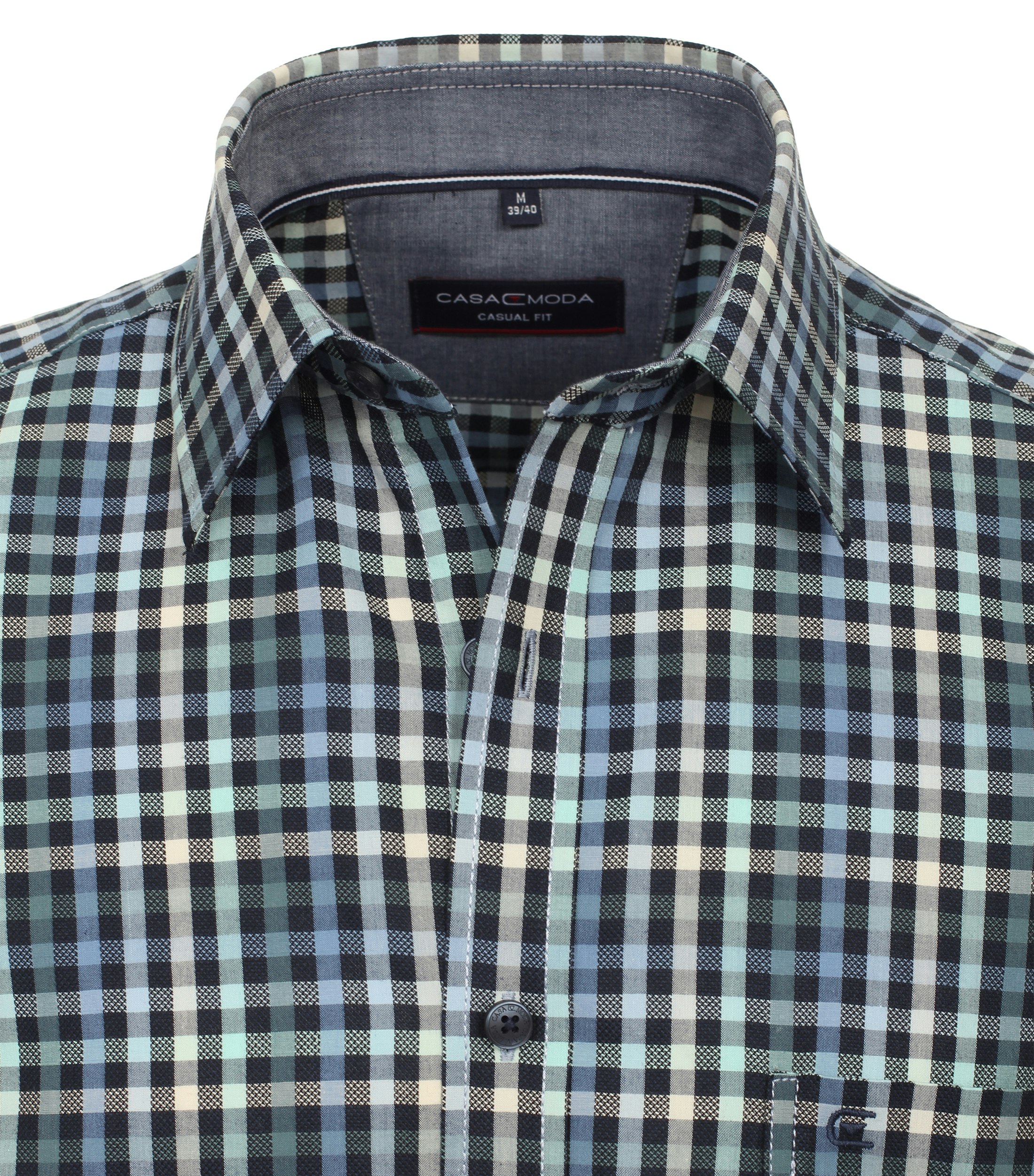 Ein Freizeithemd im kariert Muster in der Farbe Dunkelblau