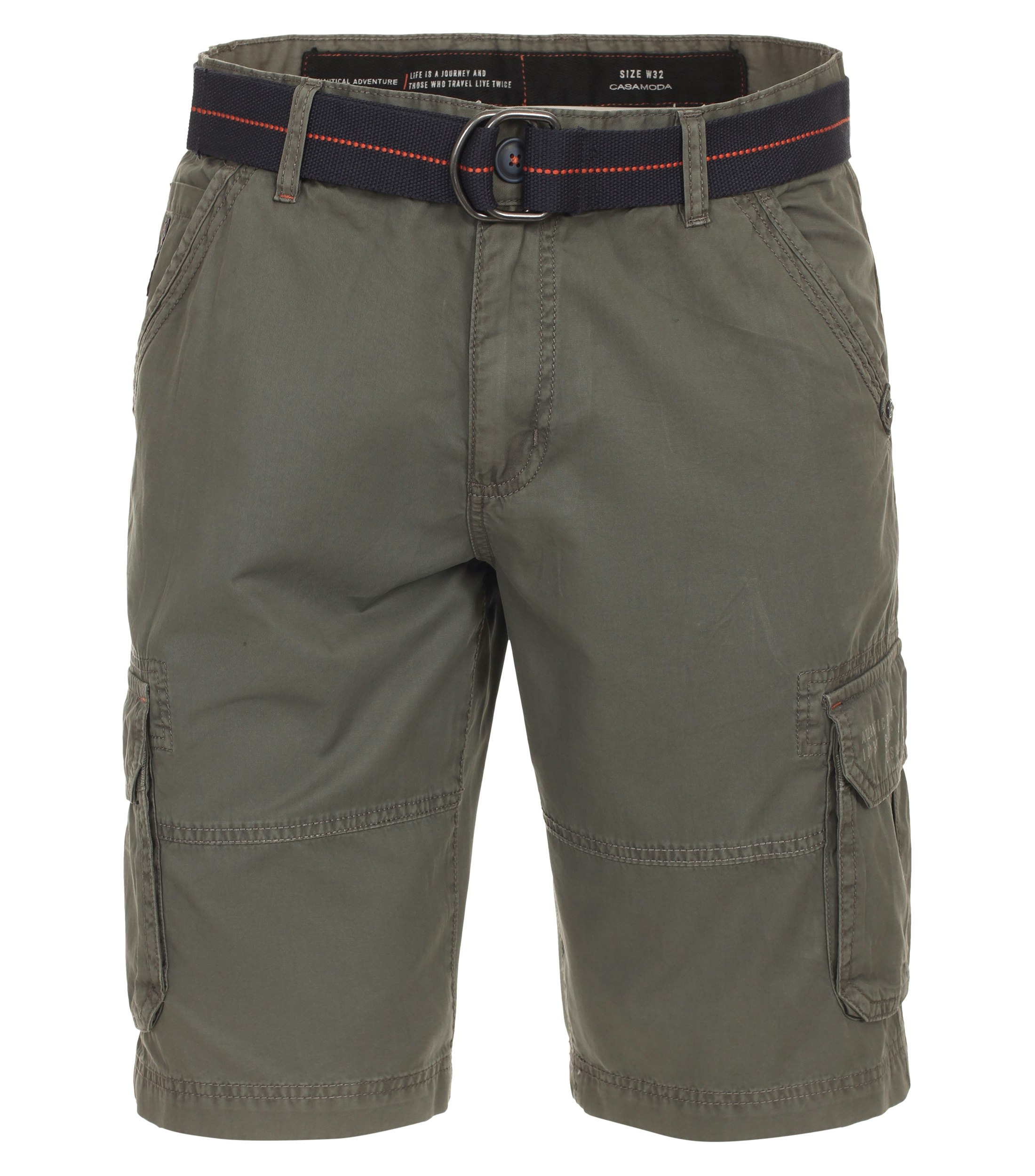 Eine Shorts im uni Muster in der Farbe Olive