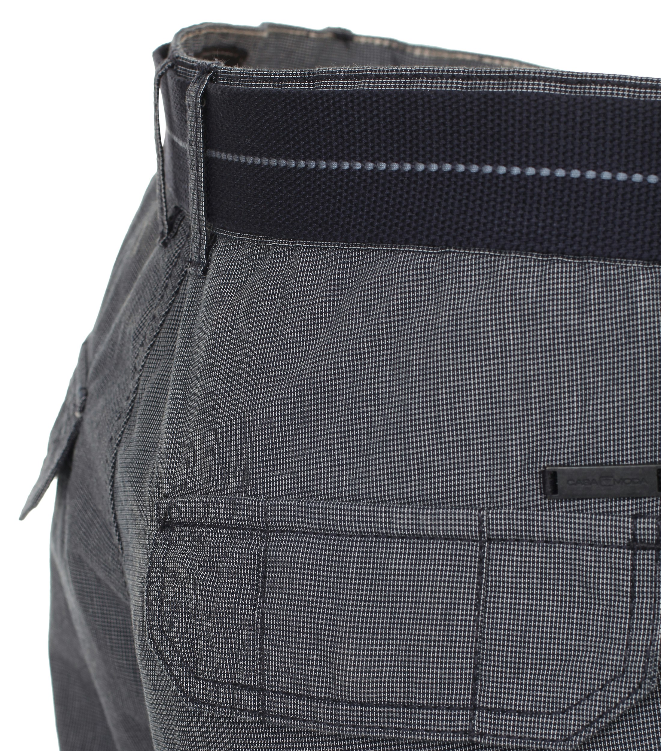 Ein Shorts im uni Muster in der Farbe graues Dunkelblau