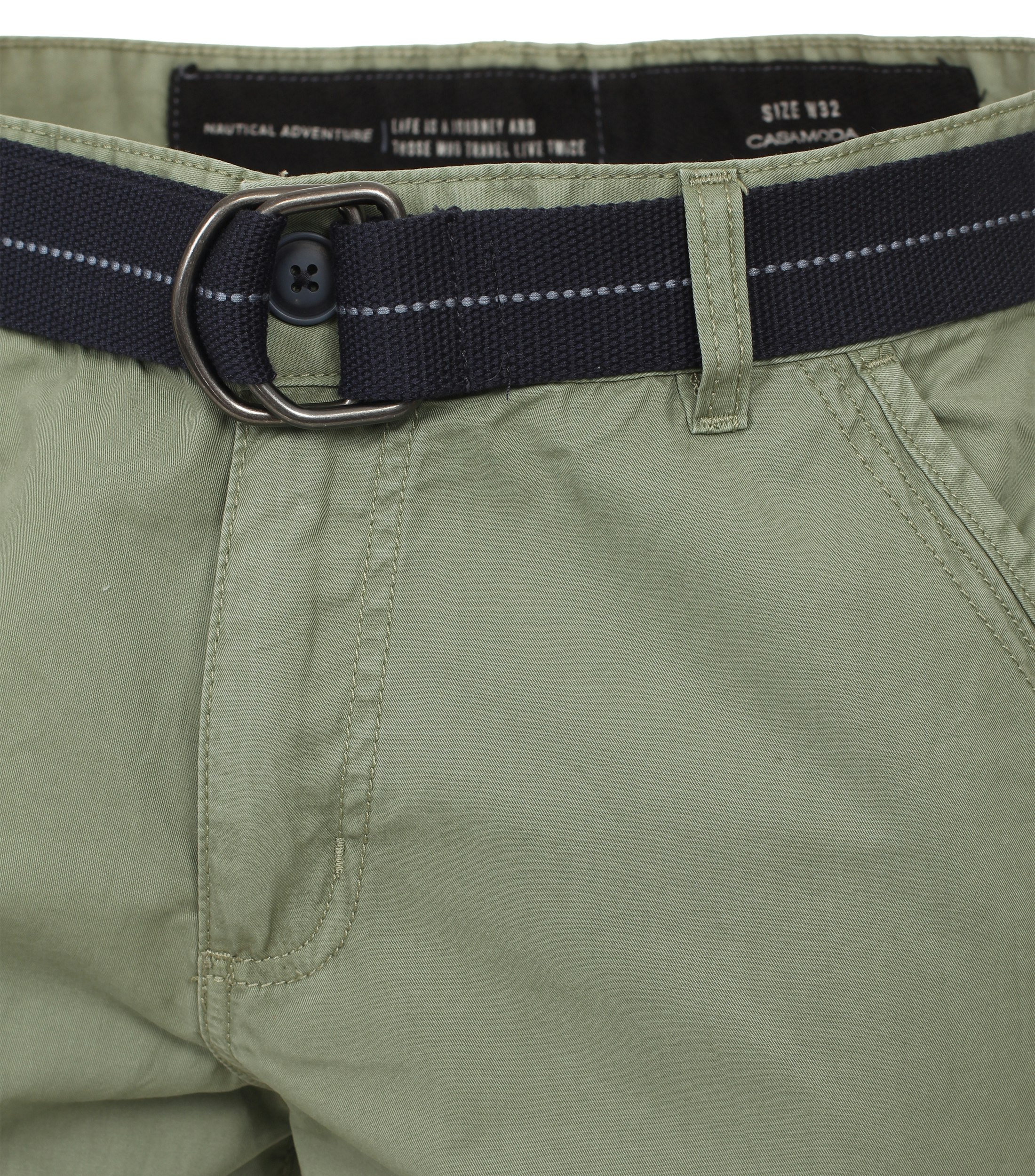 Ein Shorts im uni Muster in der Farbe Grün