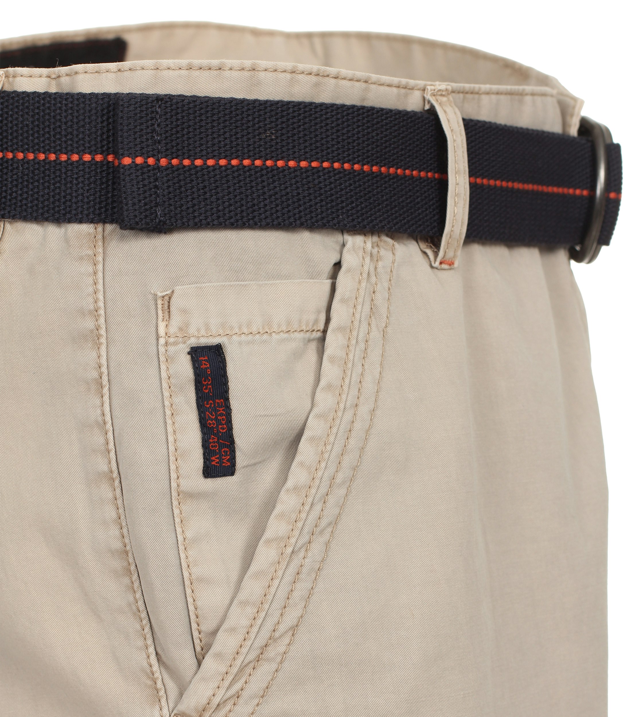 Ein Shorts im uni Muster in der Farbe Beige