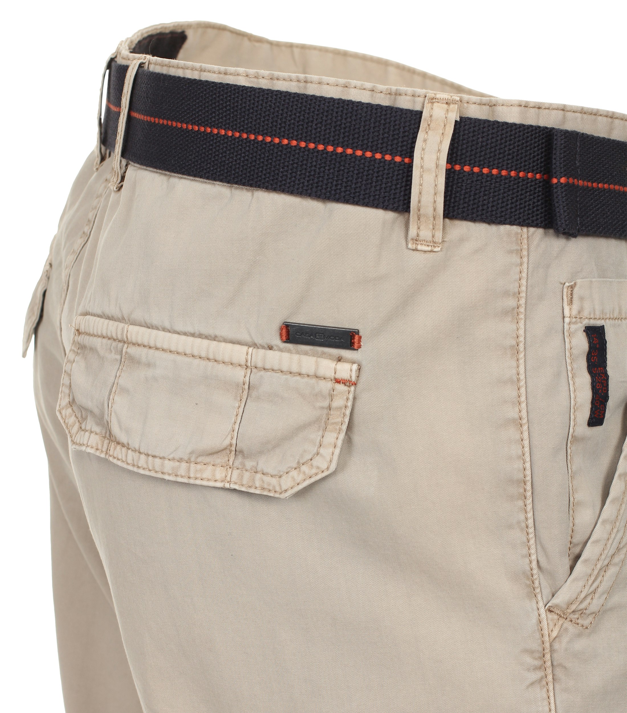 Ein Shorts im uni Muster in der Farbe Beige