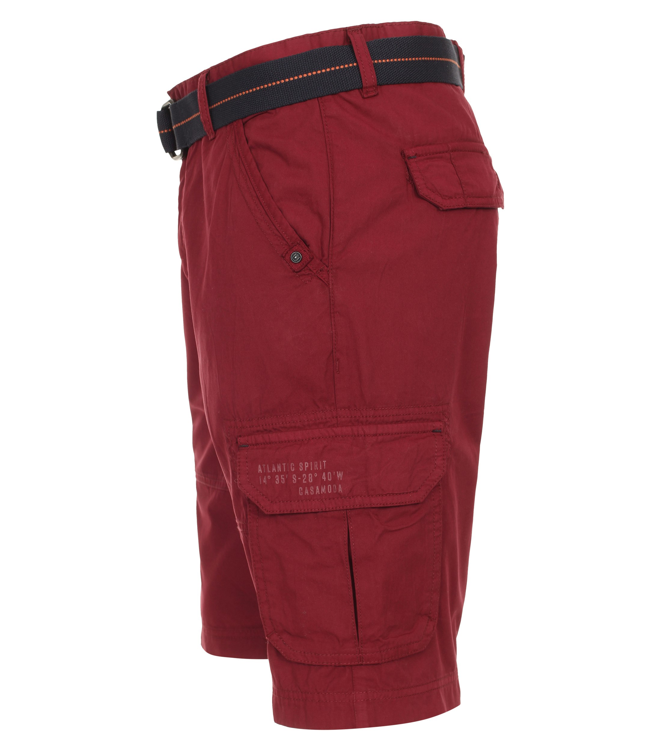 Ein Shorts im uni Muster in der Farbe Dunkelrot