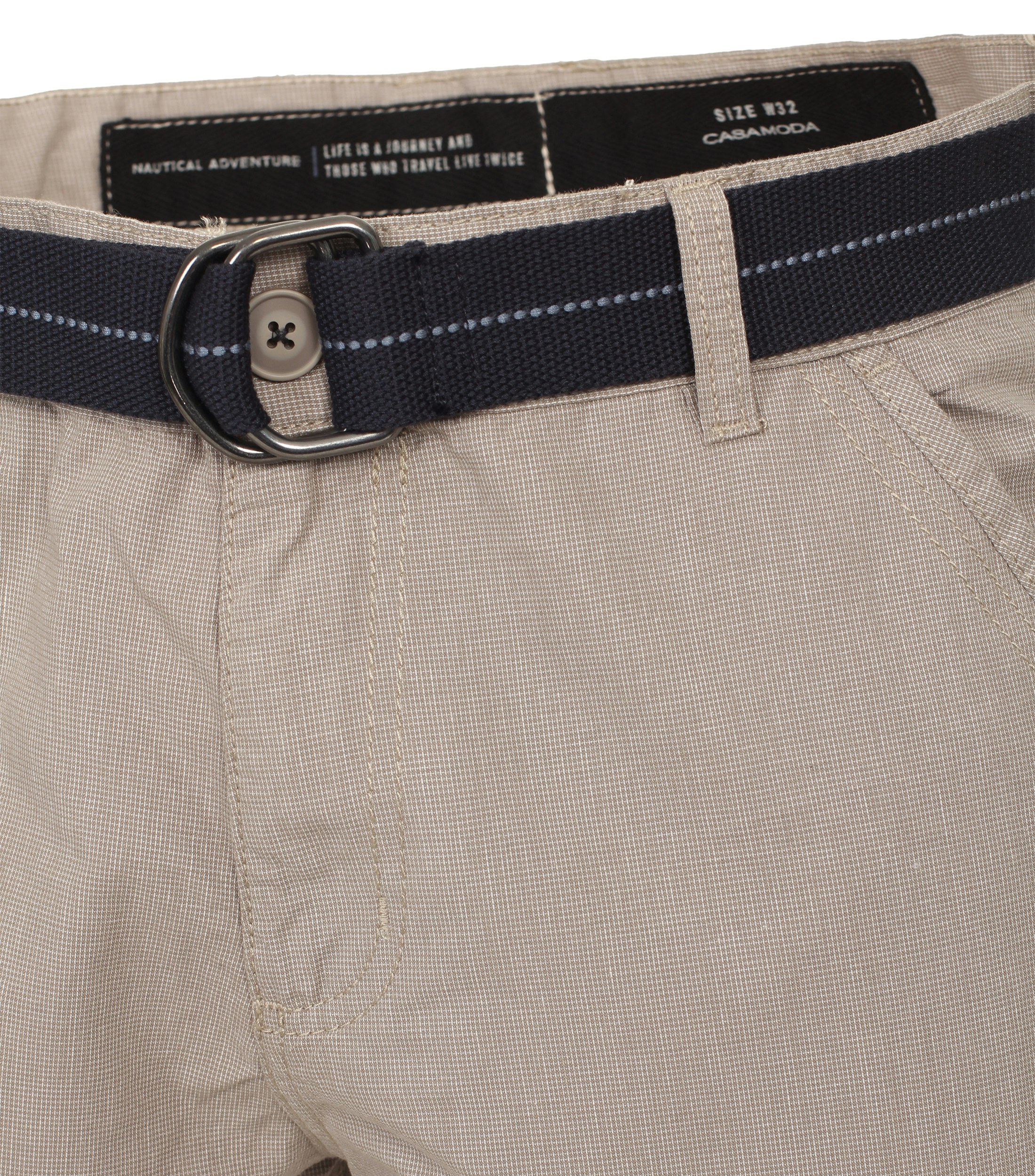 Ein Shorts im uni Muster in der Farbe Hellbraun