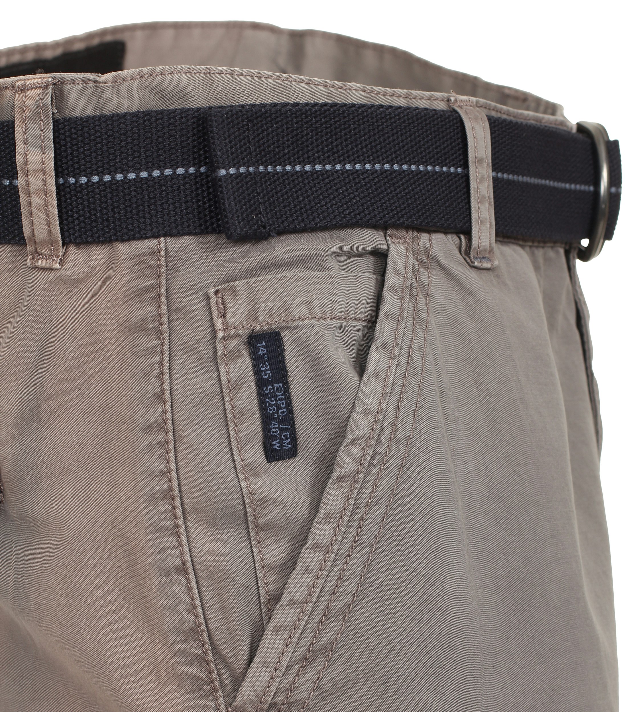 Eine Shorts im uni Muster in der Farbe Hellgrau