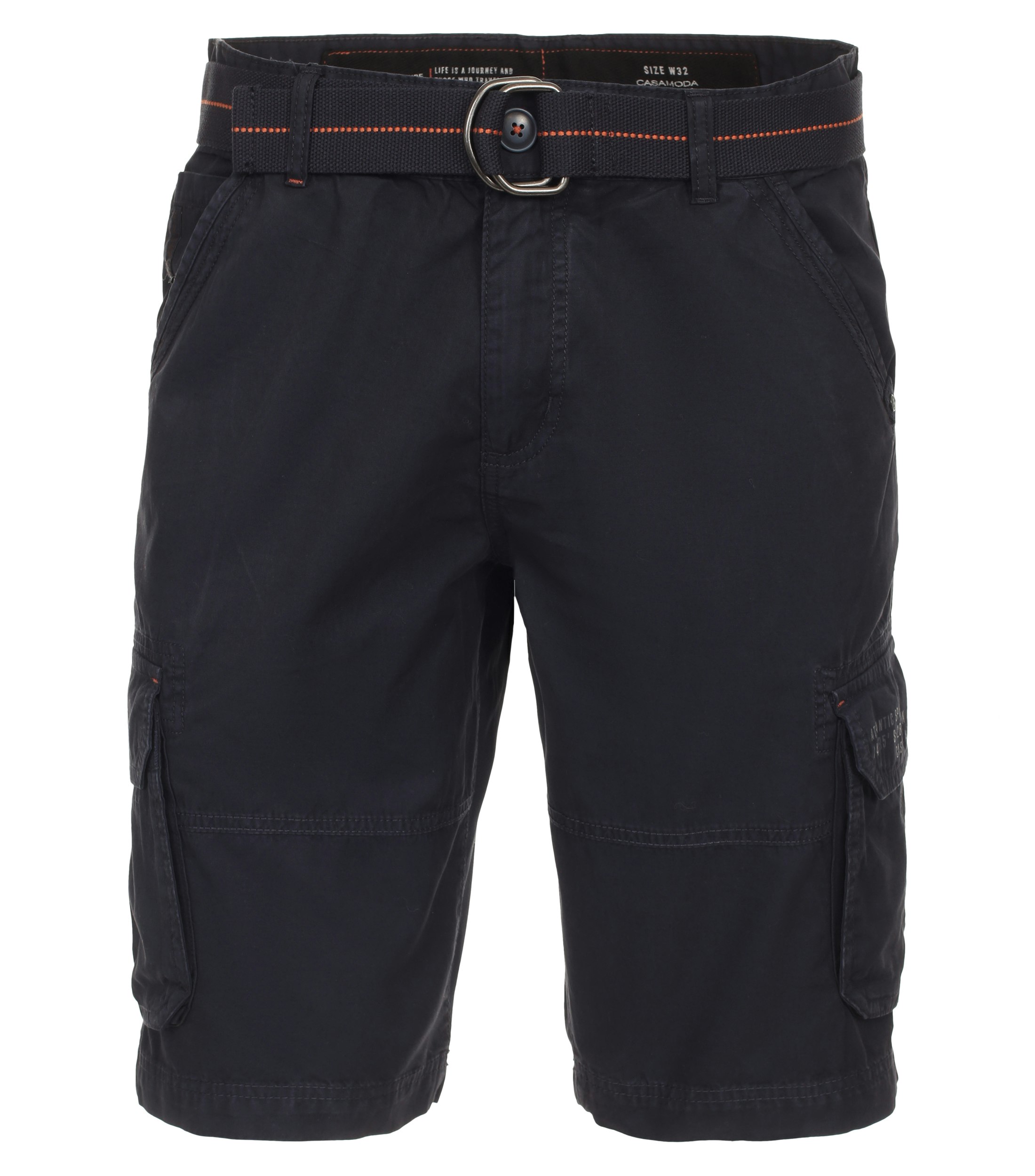 Eine Shorts im uni Muster in der Farbe Dunkelblau