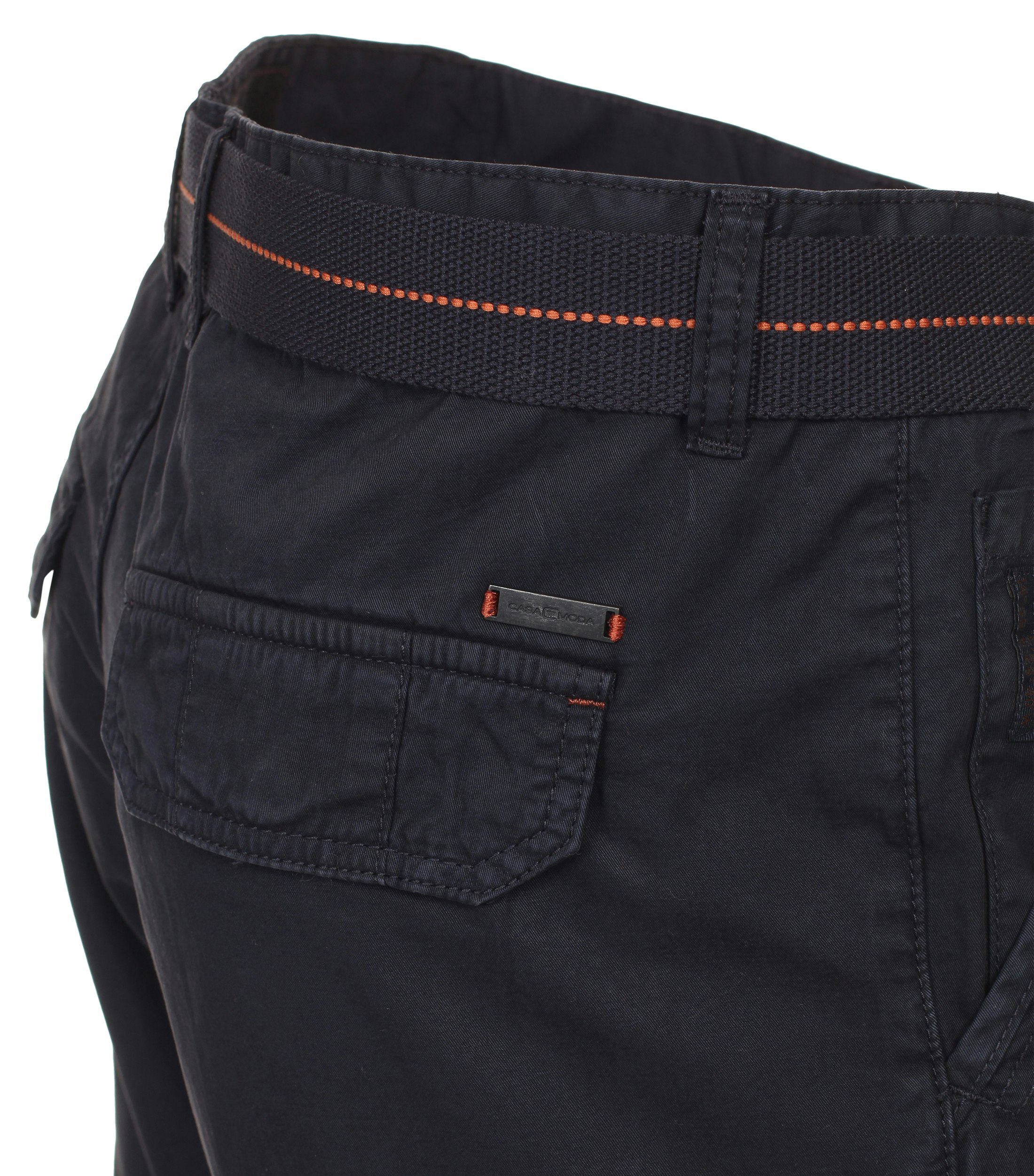 Ein Shorts im uni Muster in der Farbe Dunkelblau