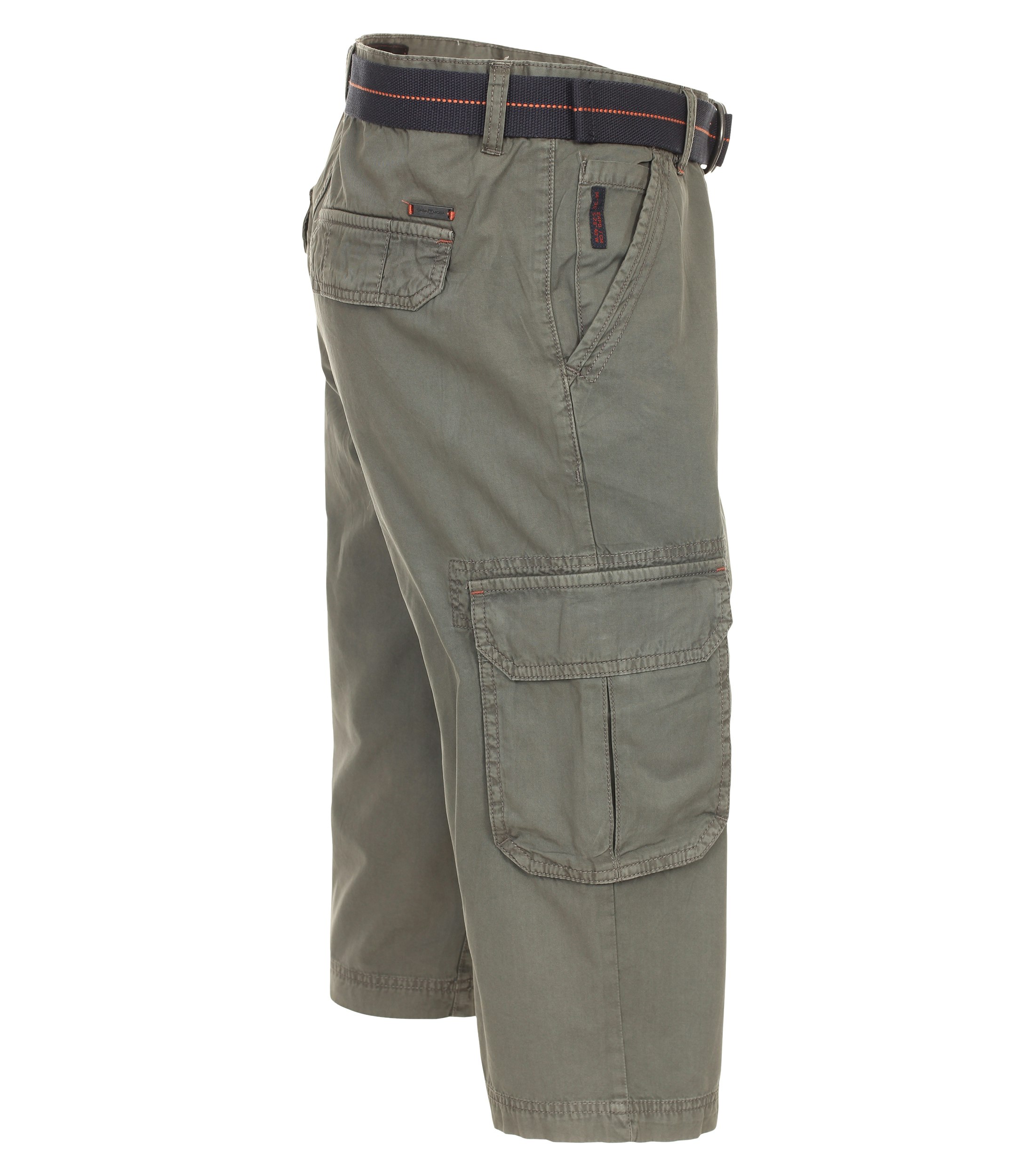 Ein Shorts im uni Muster in der Farbe Olive