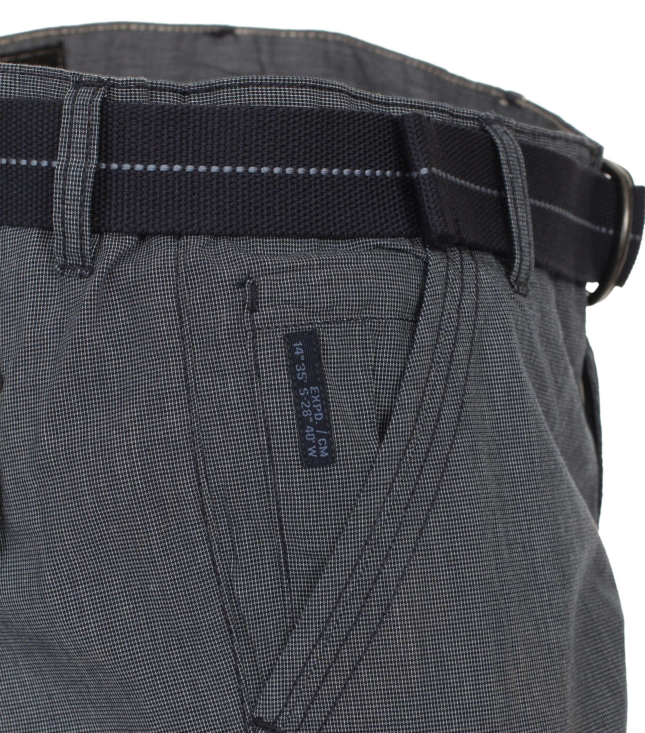 Eine Shorts im uni Muster in der Farbe graues Dunkelblau