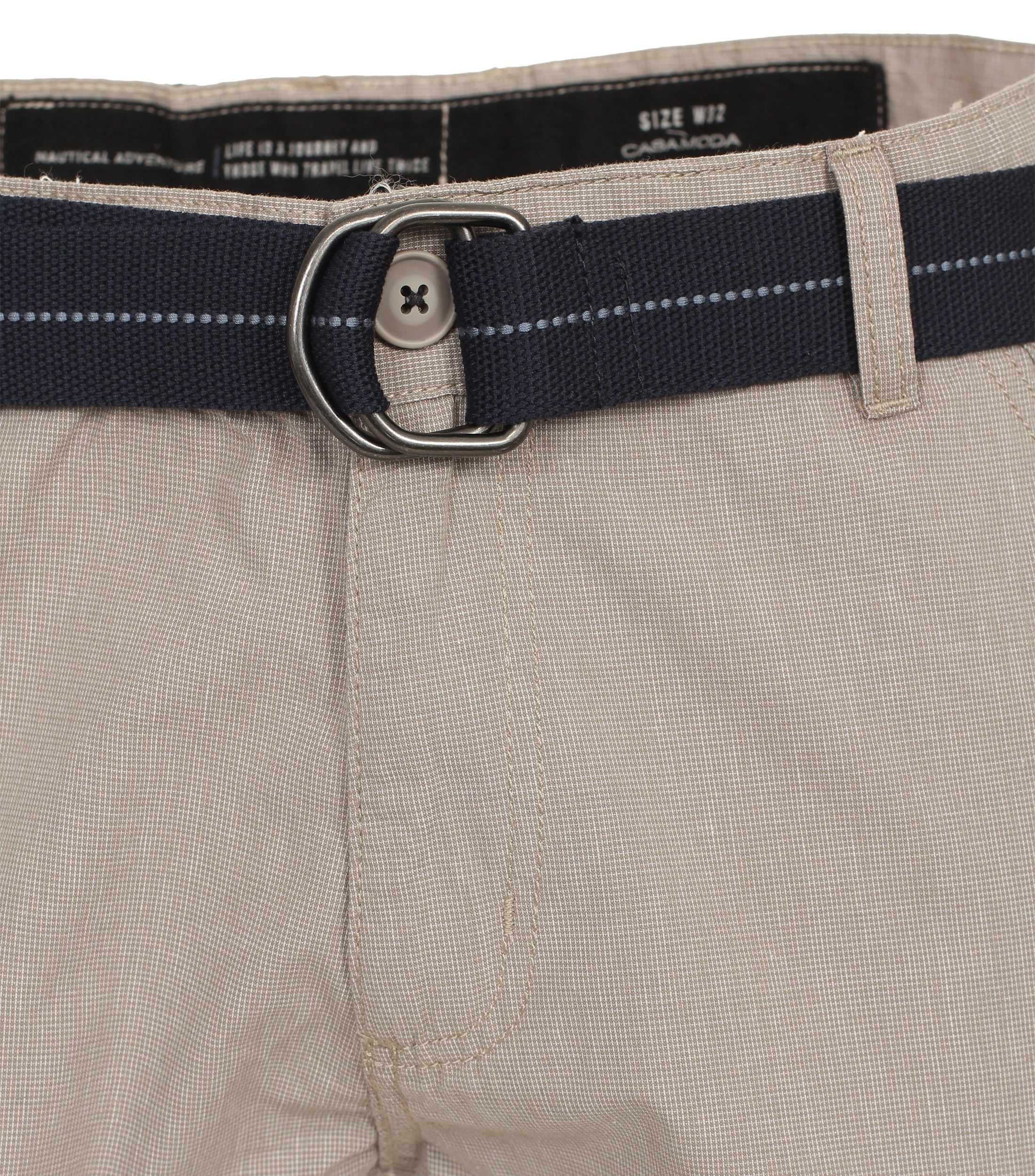 Ein Shorts im uni Muster in der Farbe Hellbraun