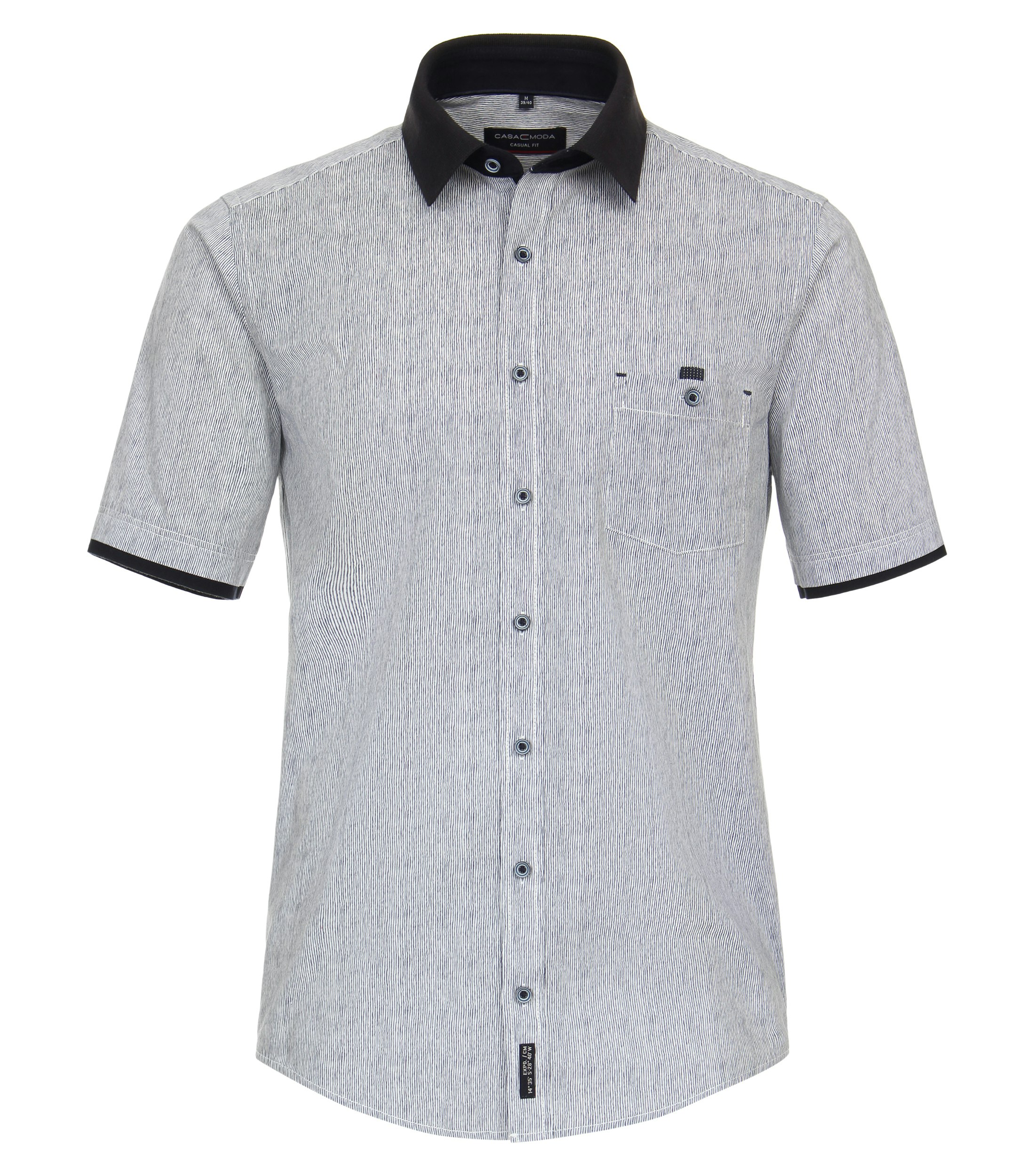 Ein Freizeithemd im gestreift Muster in der Farbe Hellgrau