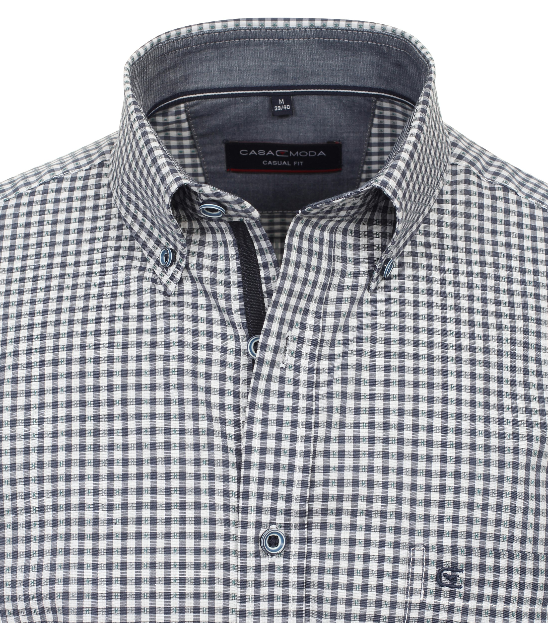 Ein Freizeithemd im kariert Muster in der Farbe Dunkelblau