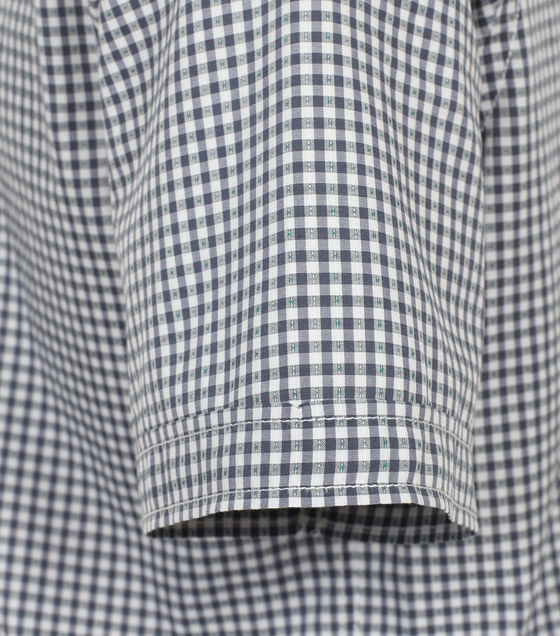 Ein Freizeithemd im kariert Muster in der Farbe Dunkelblau