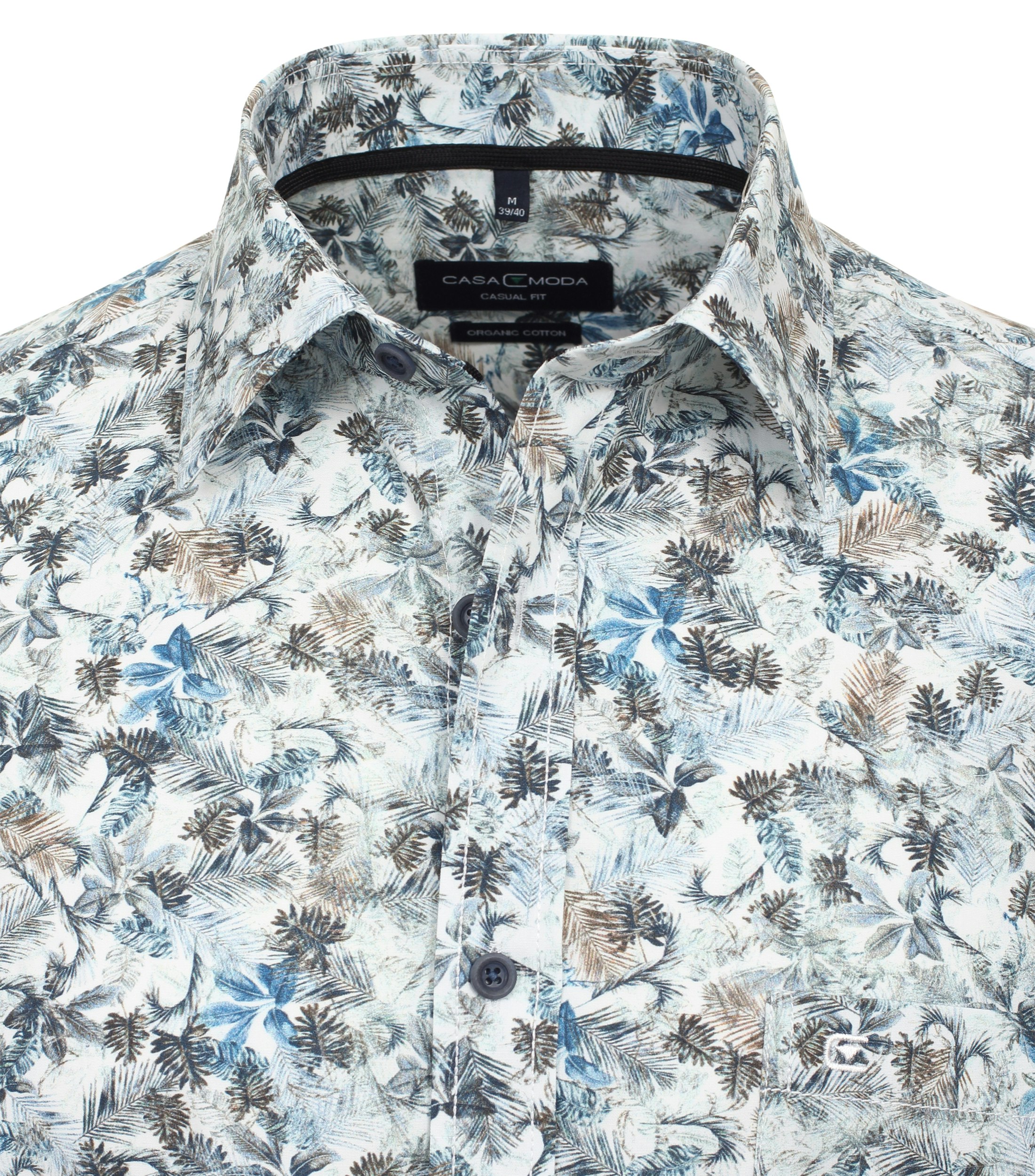 Ein Freizeithemd im Print Muster in der Farbe Türkis