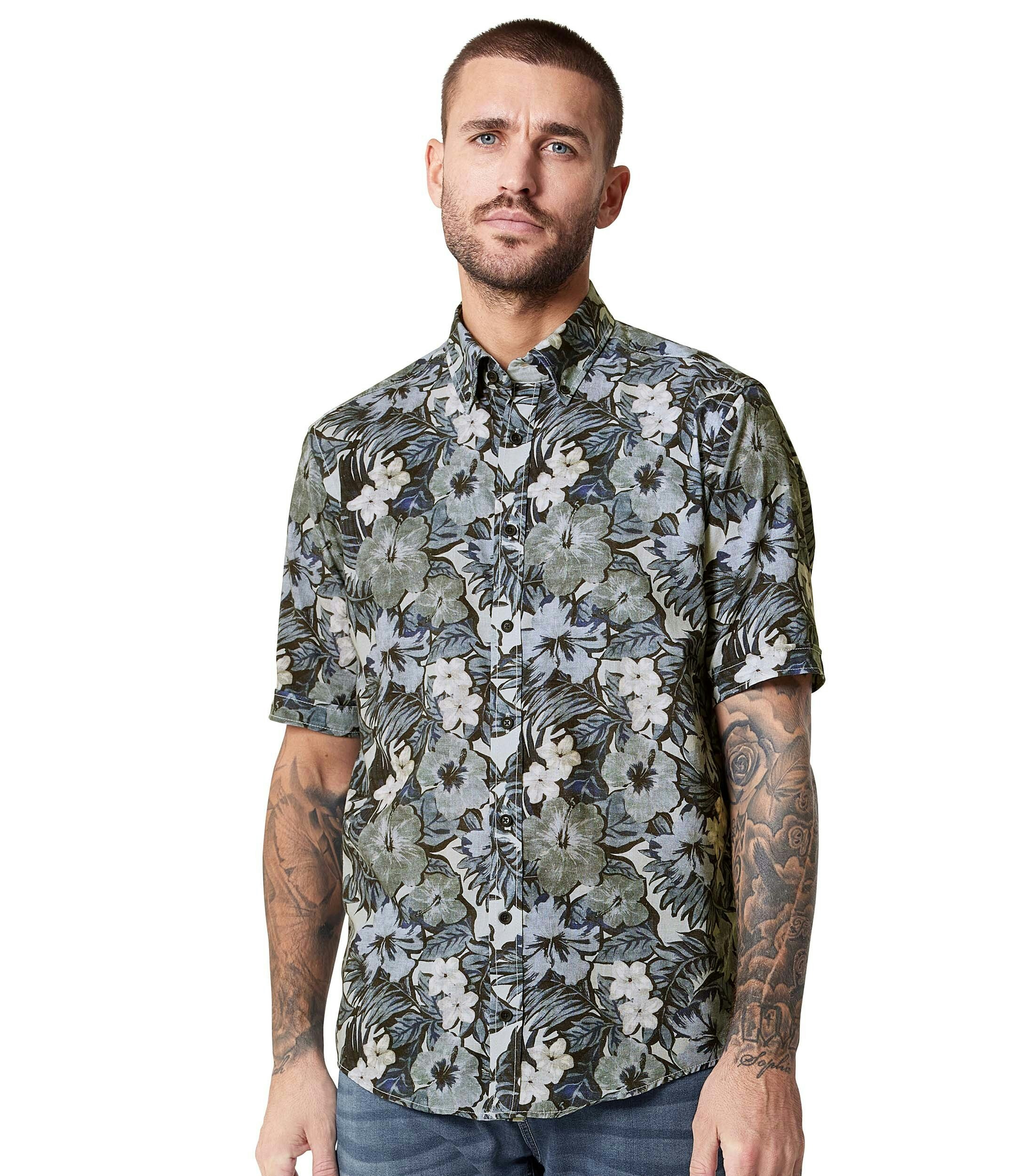 Ein Freizeithemd im Print Muster in der Farbe Dunkelblau