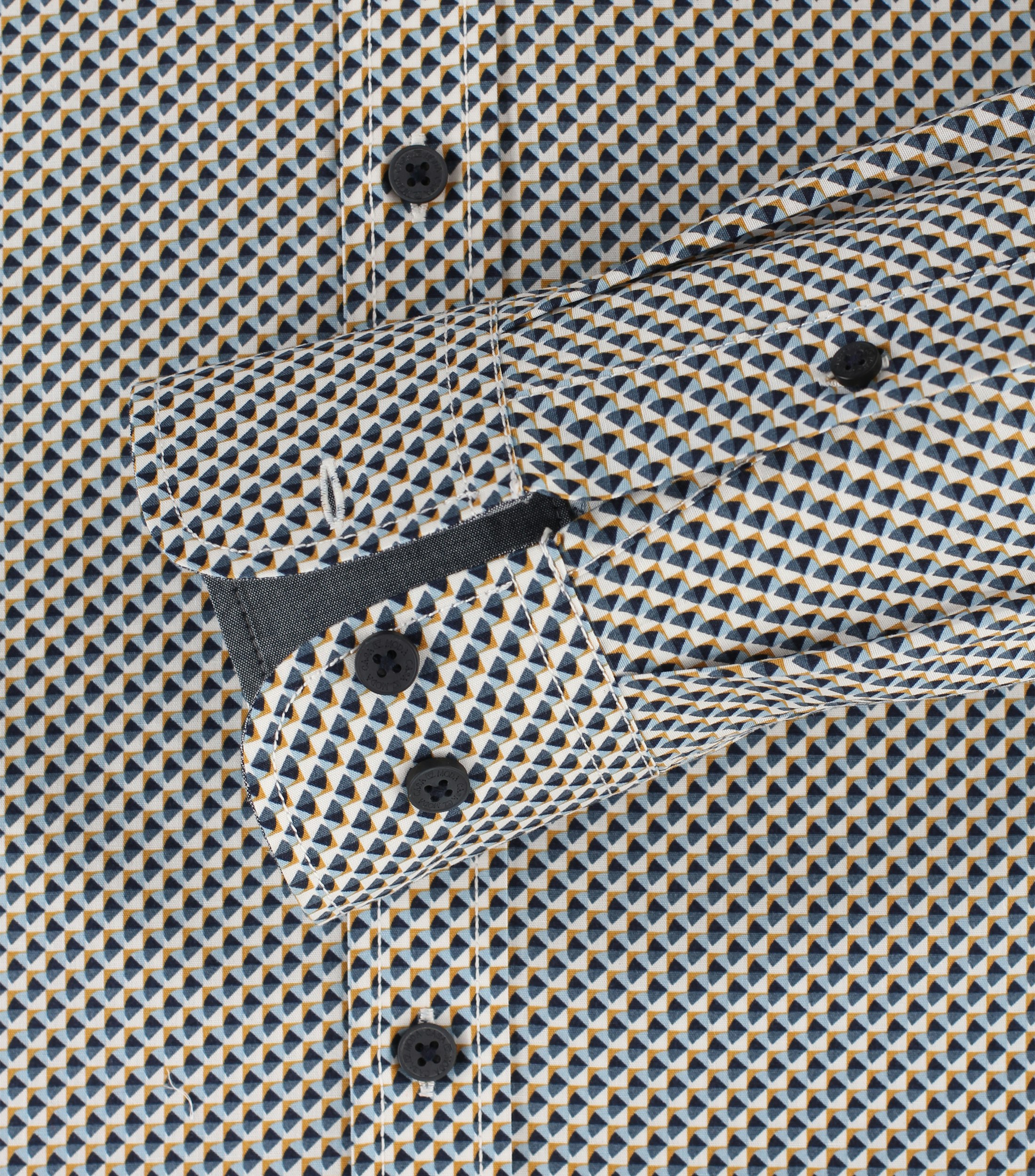 Ein Freizeithemd im Print Muster in der Farbe Dunkelblau