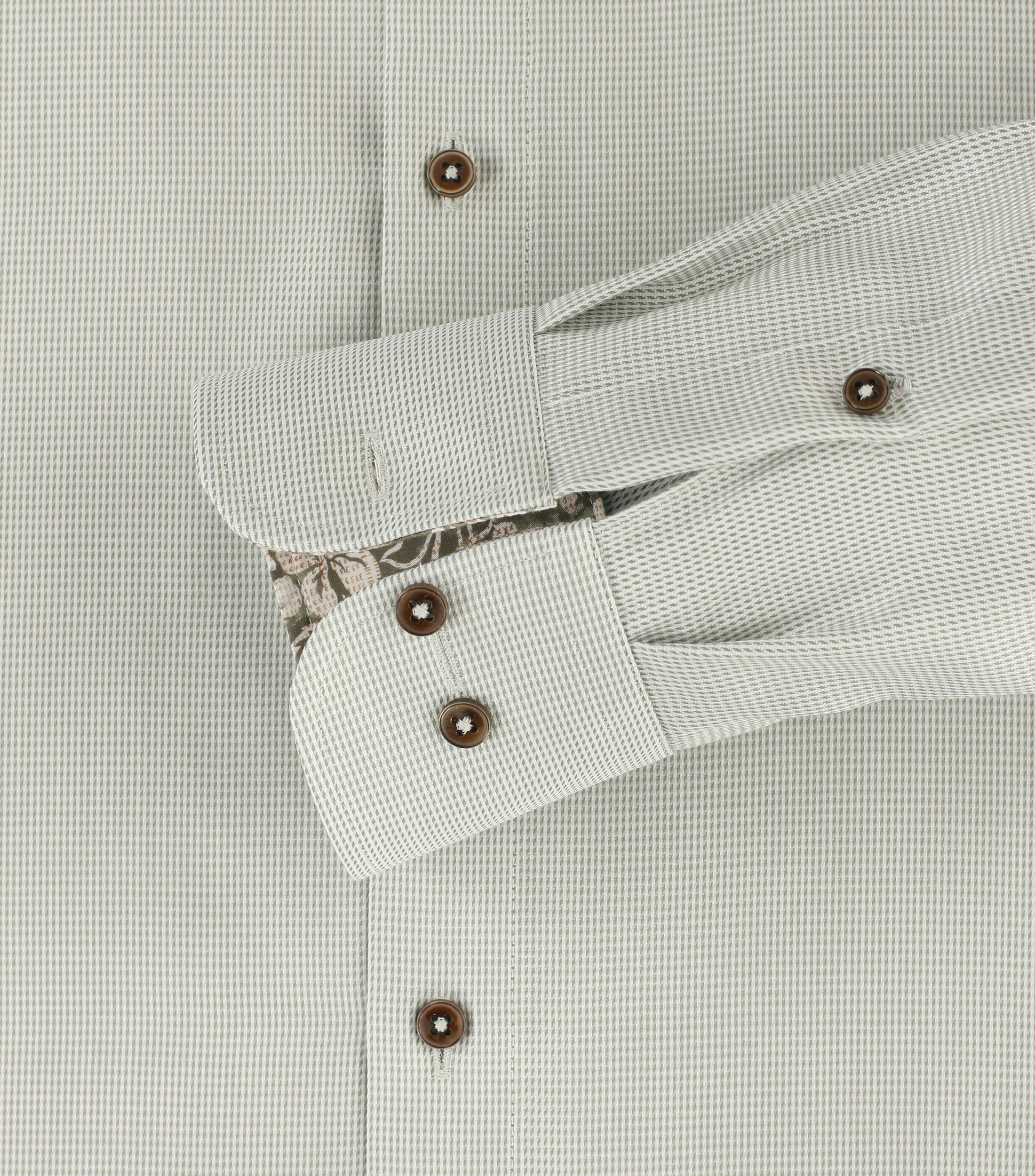 Ein Businesshemd im uni Muster in der Farbe Grün